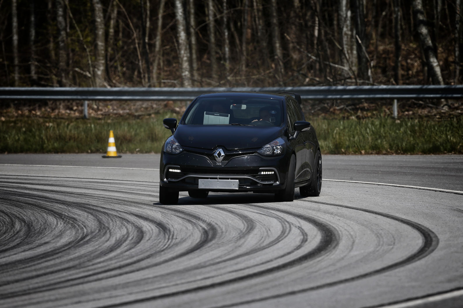 Renault returns to Formula 1 with Renault Clio R.S. 16 concept - CarWale