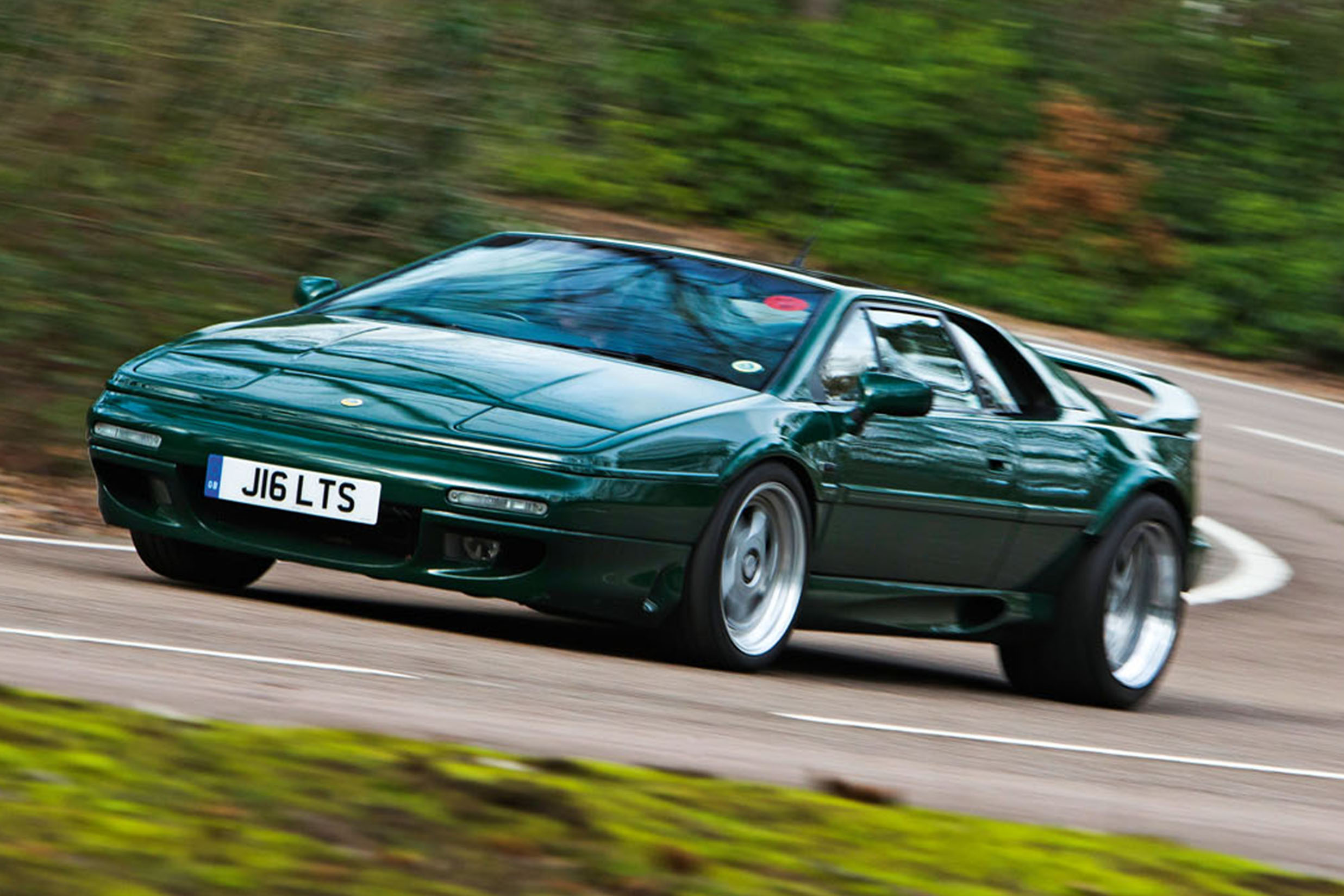 Net zo Geef rechten Zich afvragen Used car buying guide: Lotus Esprit Turbo | Autocar