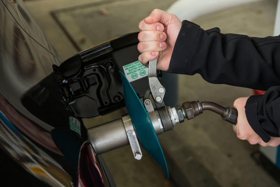 Dacia sandero stepway lpg refuelling 1