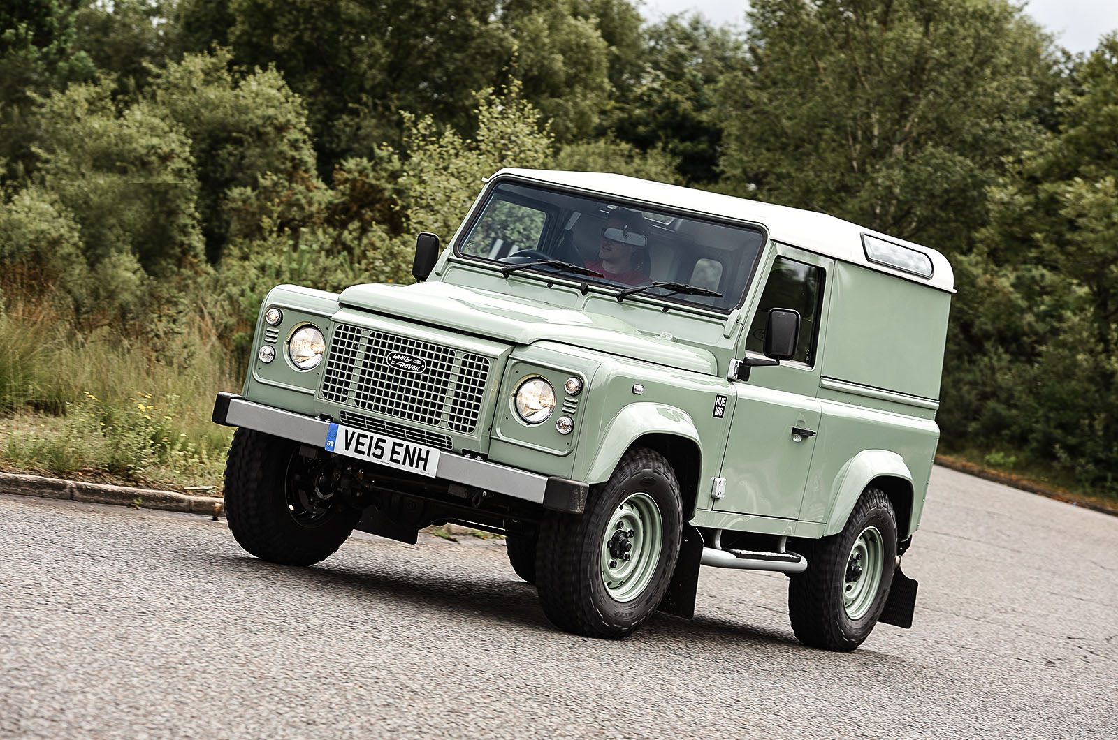 2015 Land Rover Defender 90 Heritage UK review review