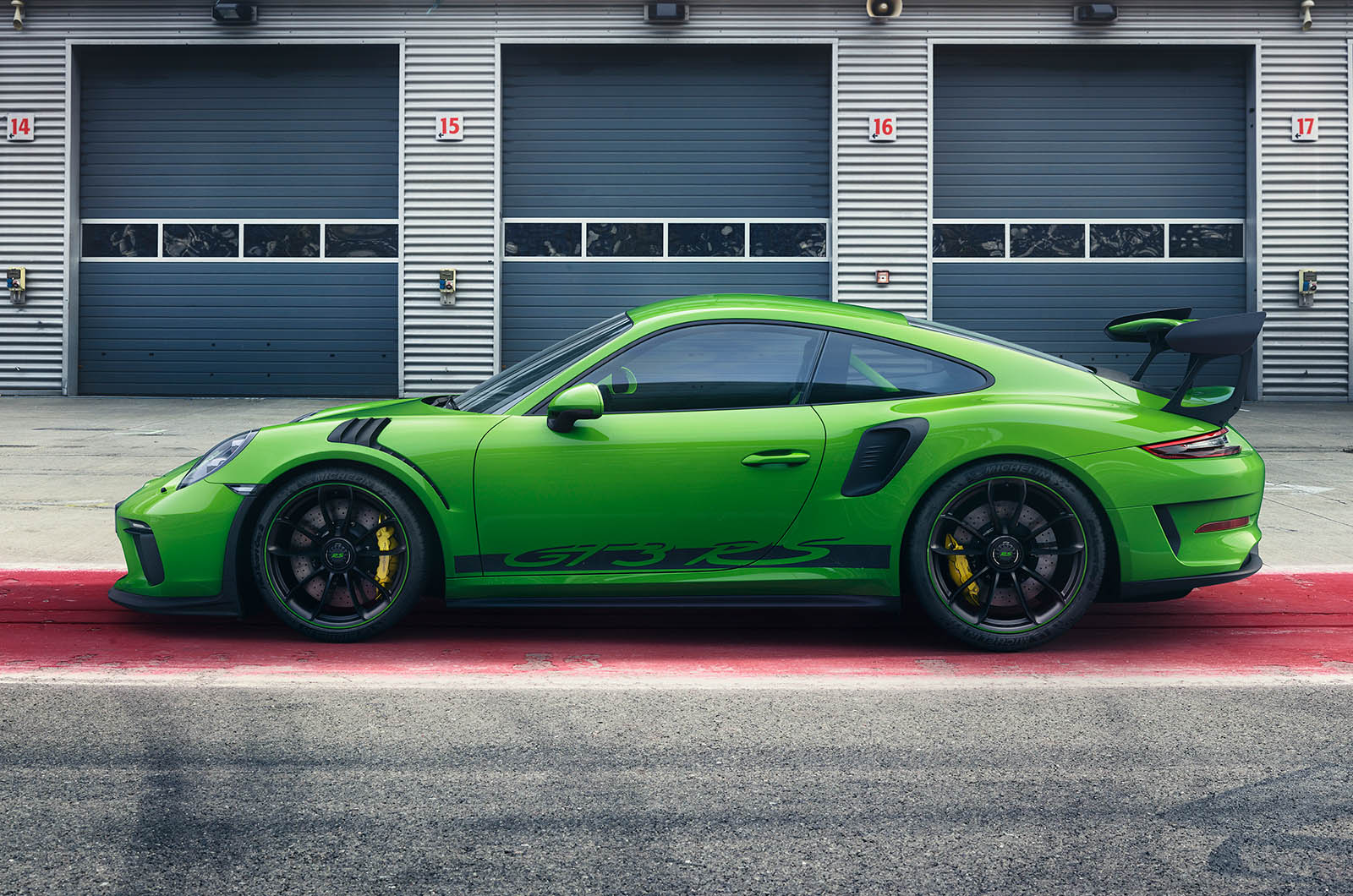 Porsche Motorsport has unveiled the instant generation of 2018 Porsche 911 GT3 RS arrives every bit extreme finale for 991-era