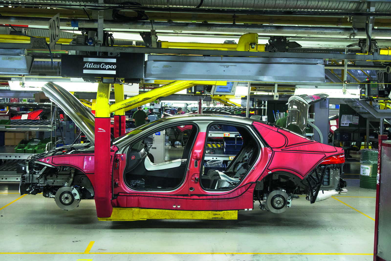 UK automobile {industry} continues restoration after 8th month of development