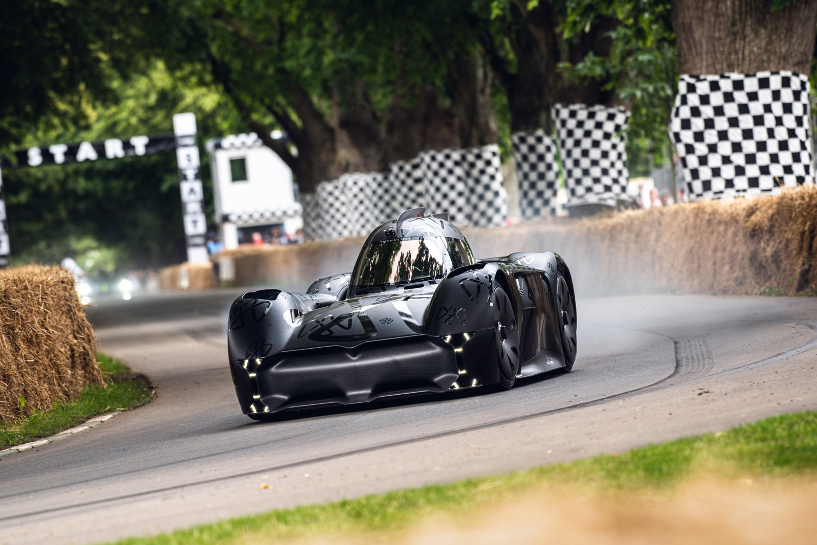 what is the fastest accelerating electric car in the world