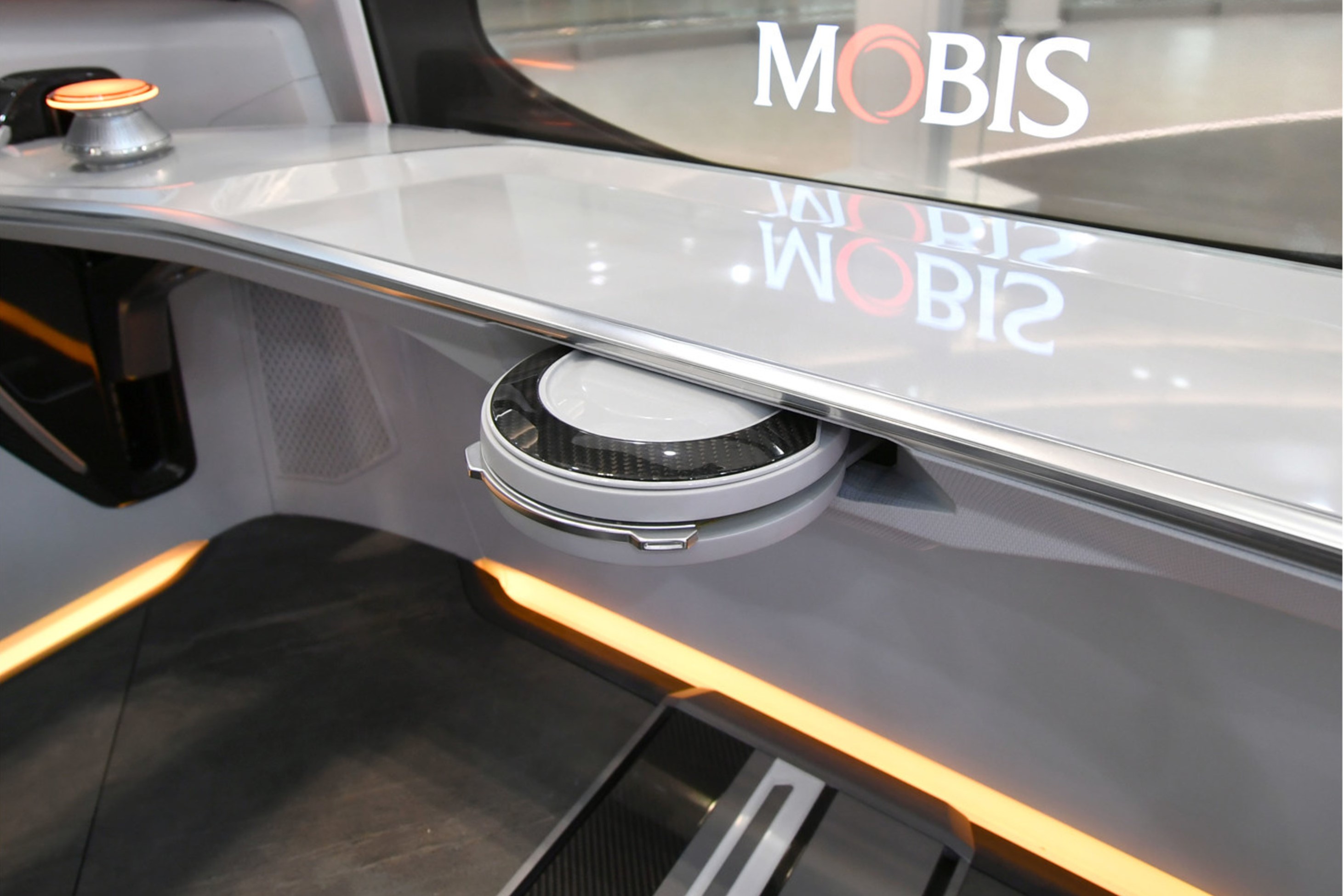 Hyundai Mobis reveals foldable steering wheel 1 aria-label="hyundai mobis foldable steering wheel 2"