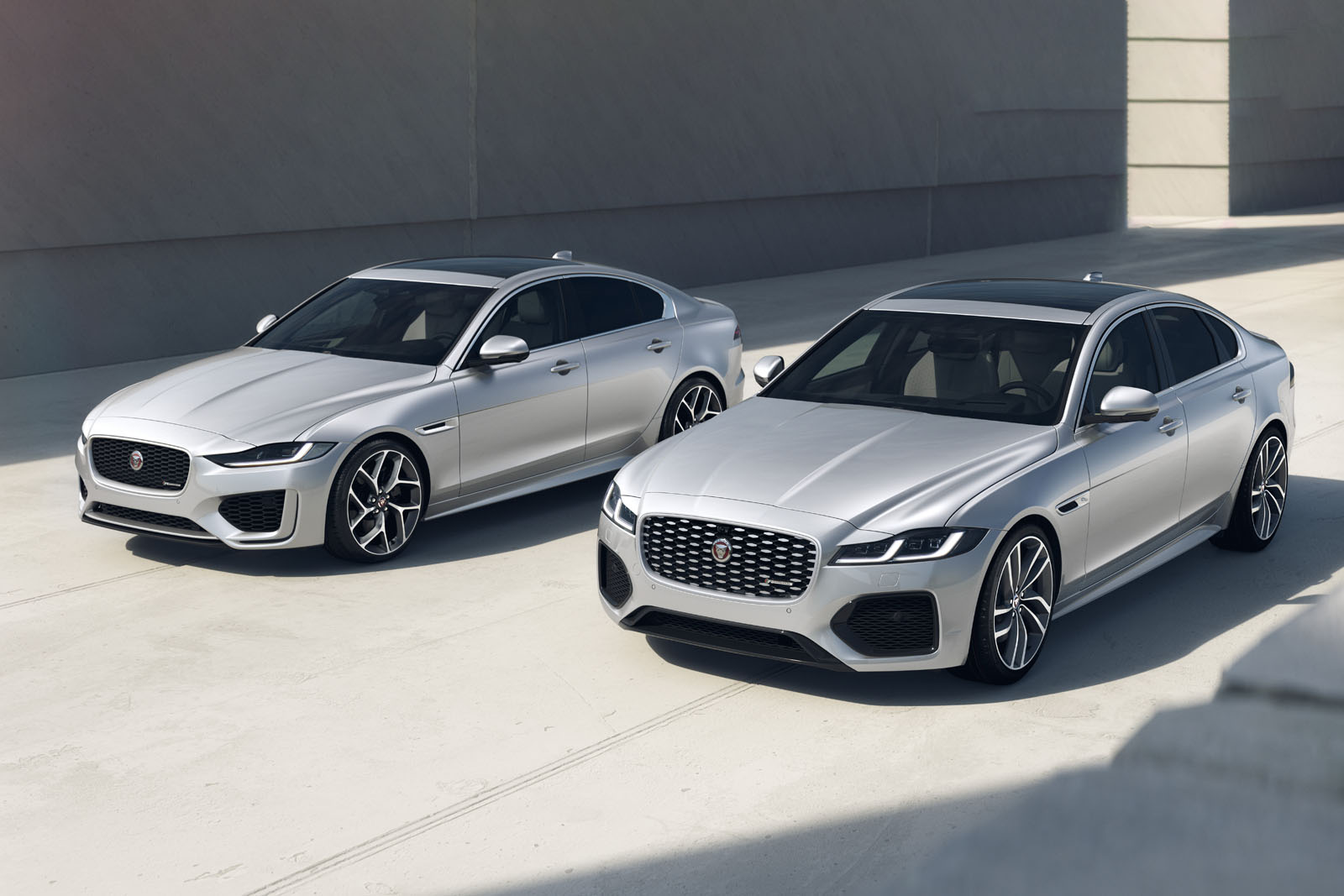 Giant test MercedesBenz Eclass vs Jaguar XF vs Lexus GS review 2016   CAR Magazine