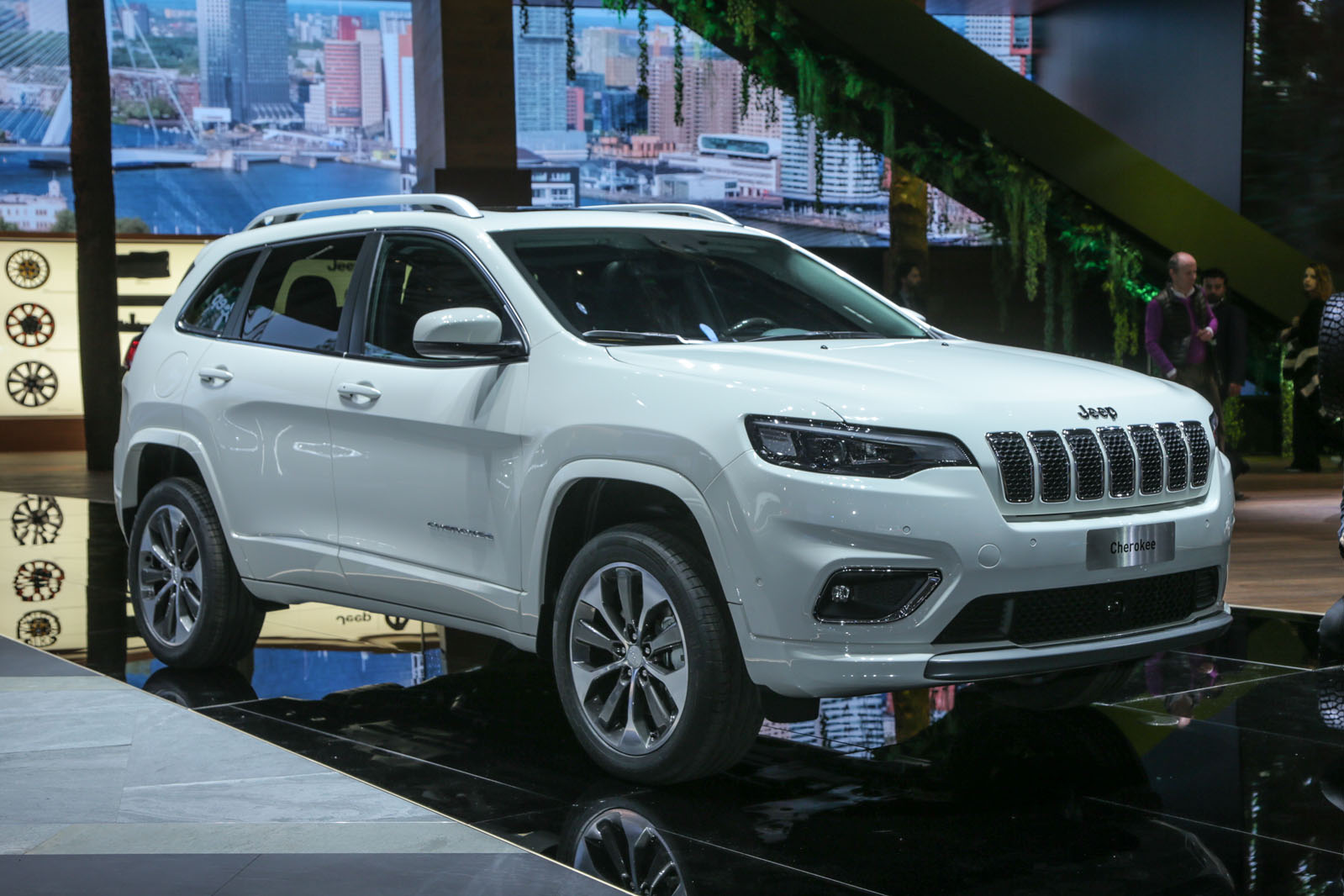 Jeep Cherokee revealed at Detroit motor show | Autocar