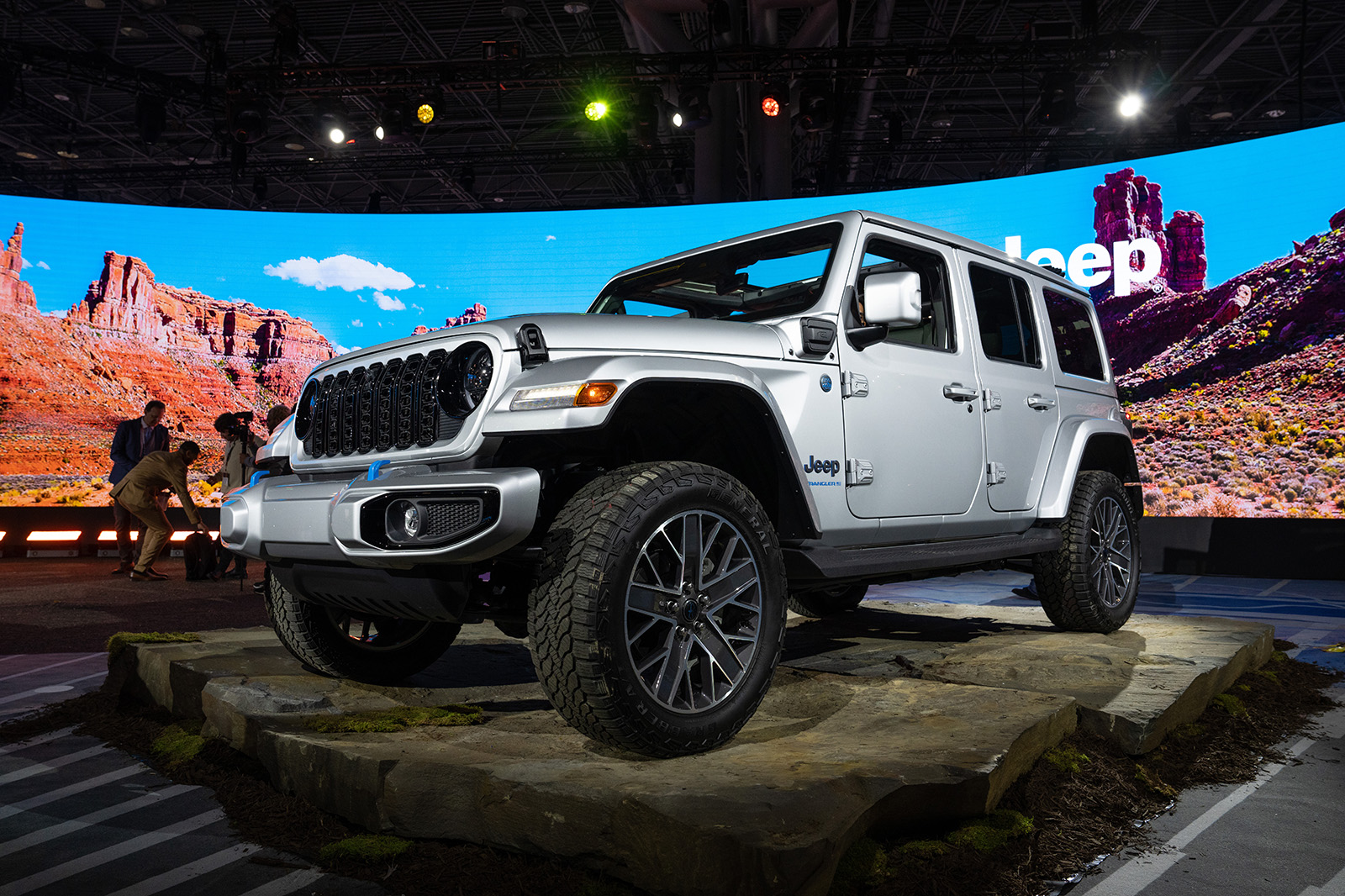 Jeep wrangler deals phev release date