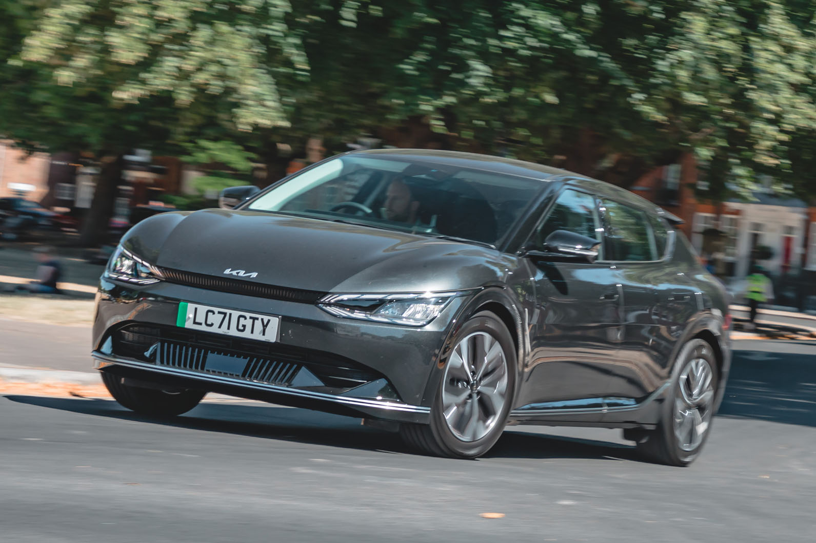 Ev6 kia on sale release date