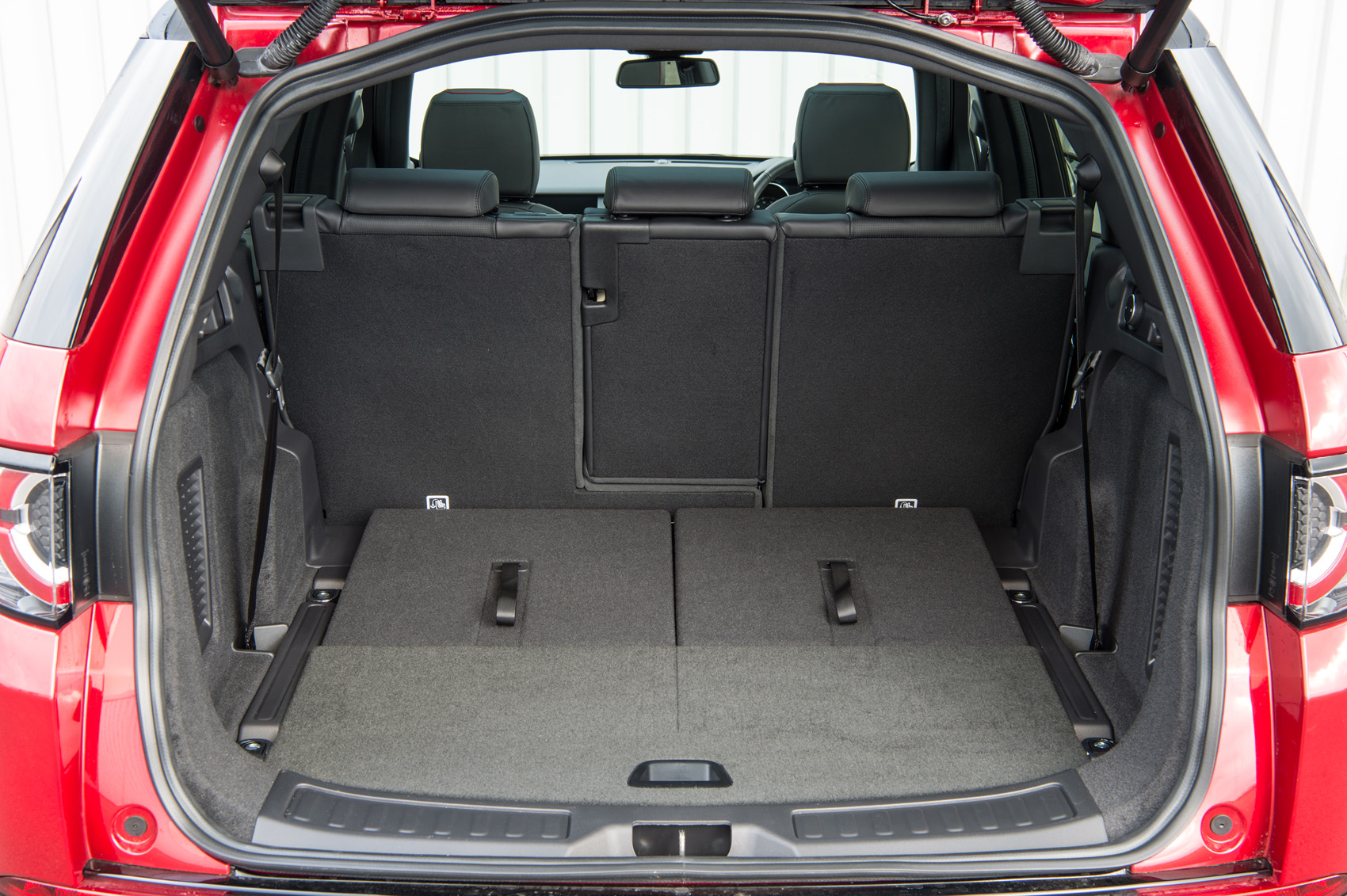 land rover discovery boot size