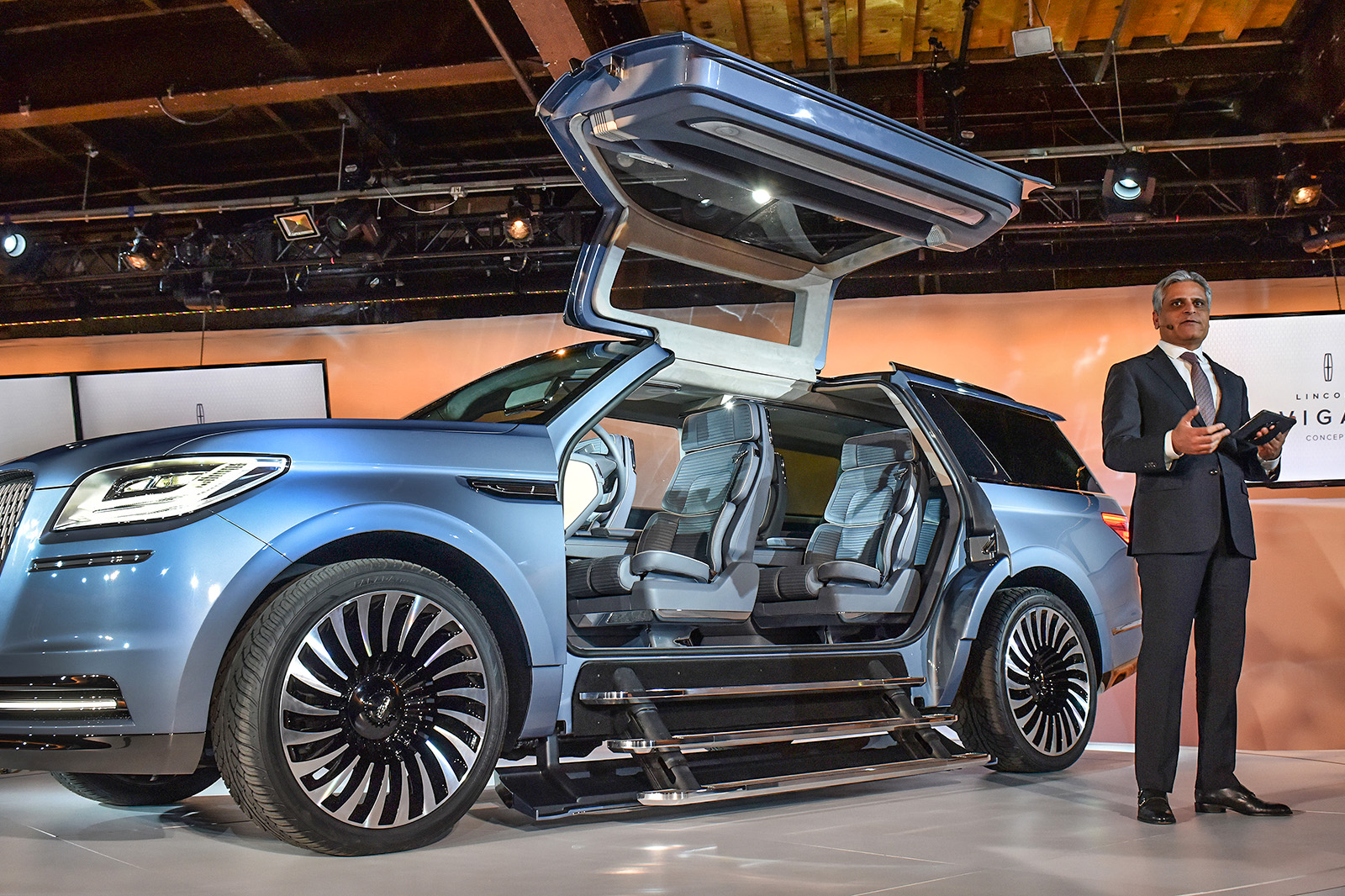 Lincoln Navigator large SUV concept revealed in New York ...