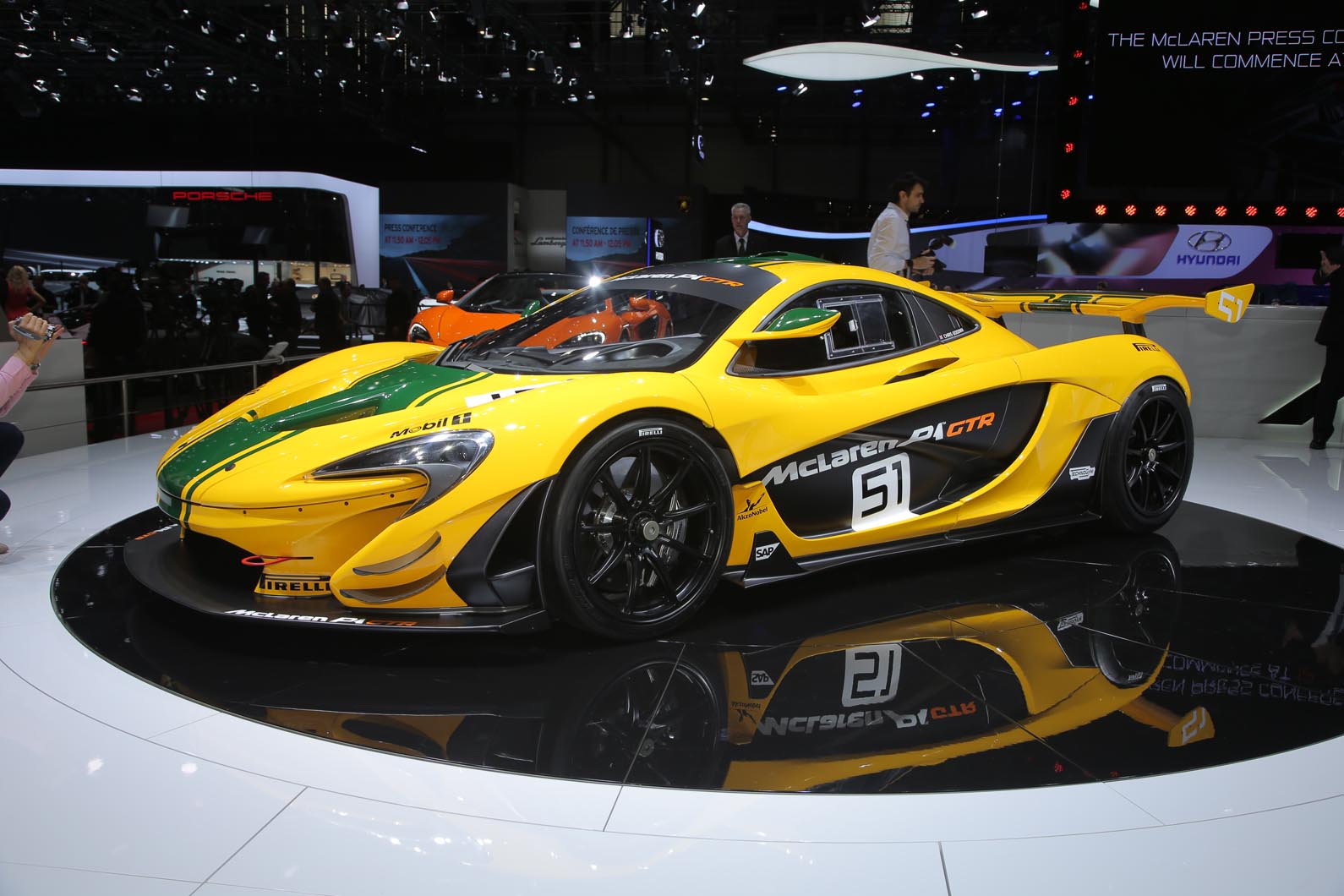 2015 McLaren P1 GTR