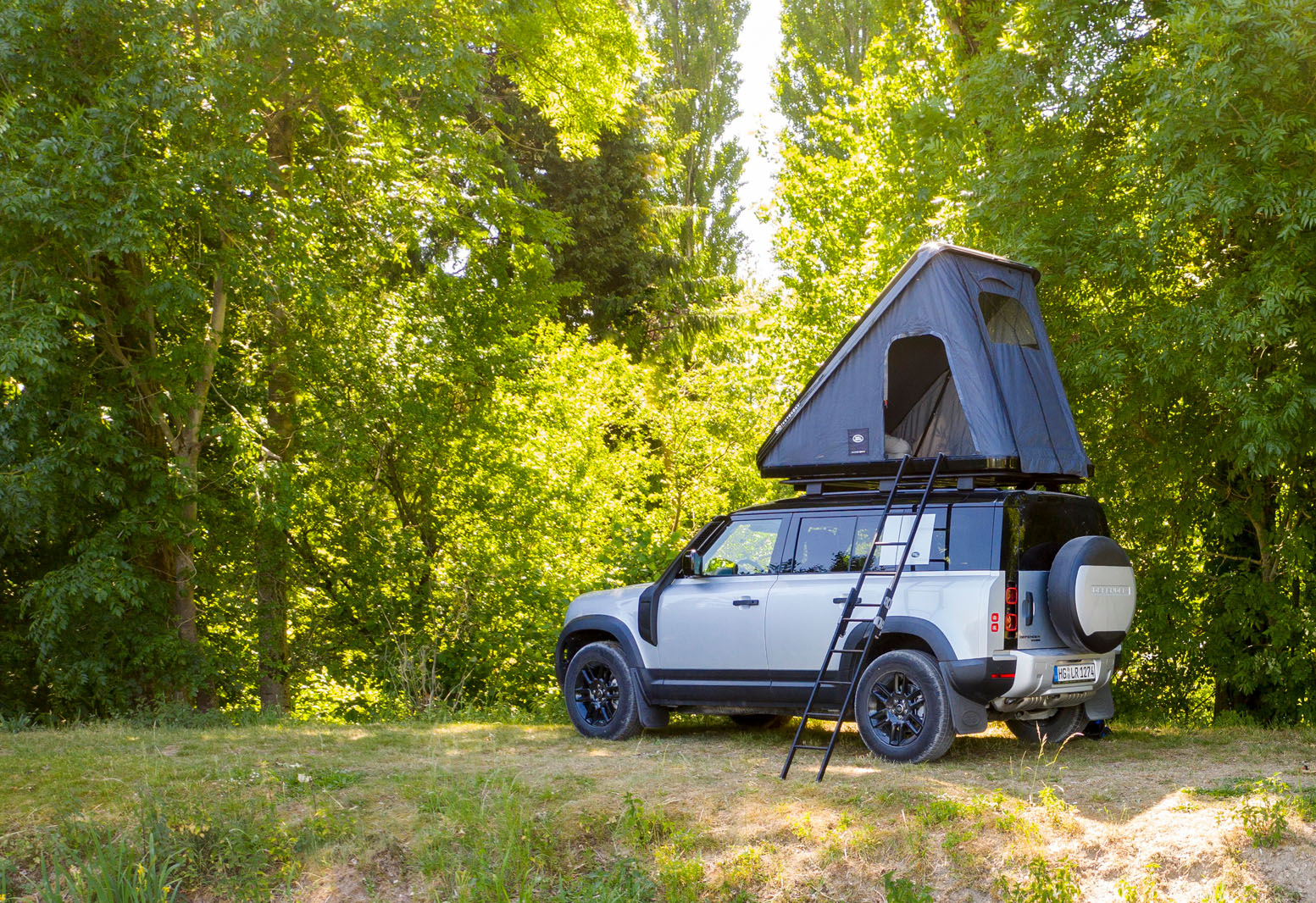 Land Rover Defender gains roof tent as 