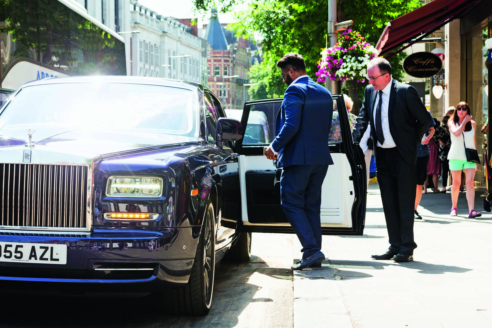 RollsRoyce Phantom Chauffeur Hire London  iChauffeur