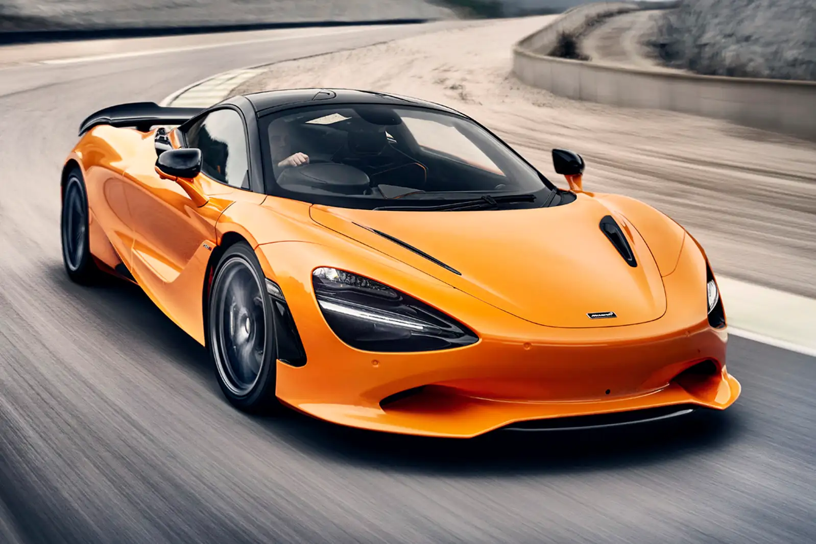 Nový McLaren 750S nahrádza 720S s vyšším výkonom a prepracovaným podvozkom