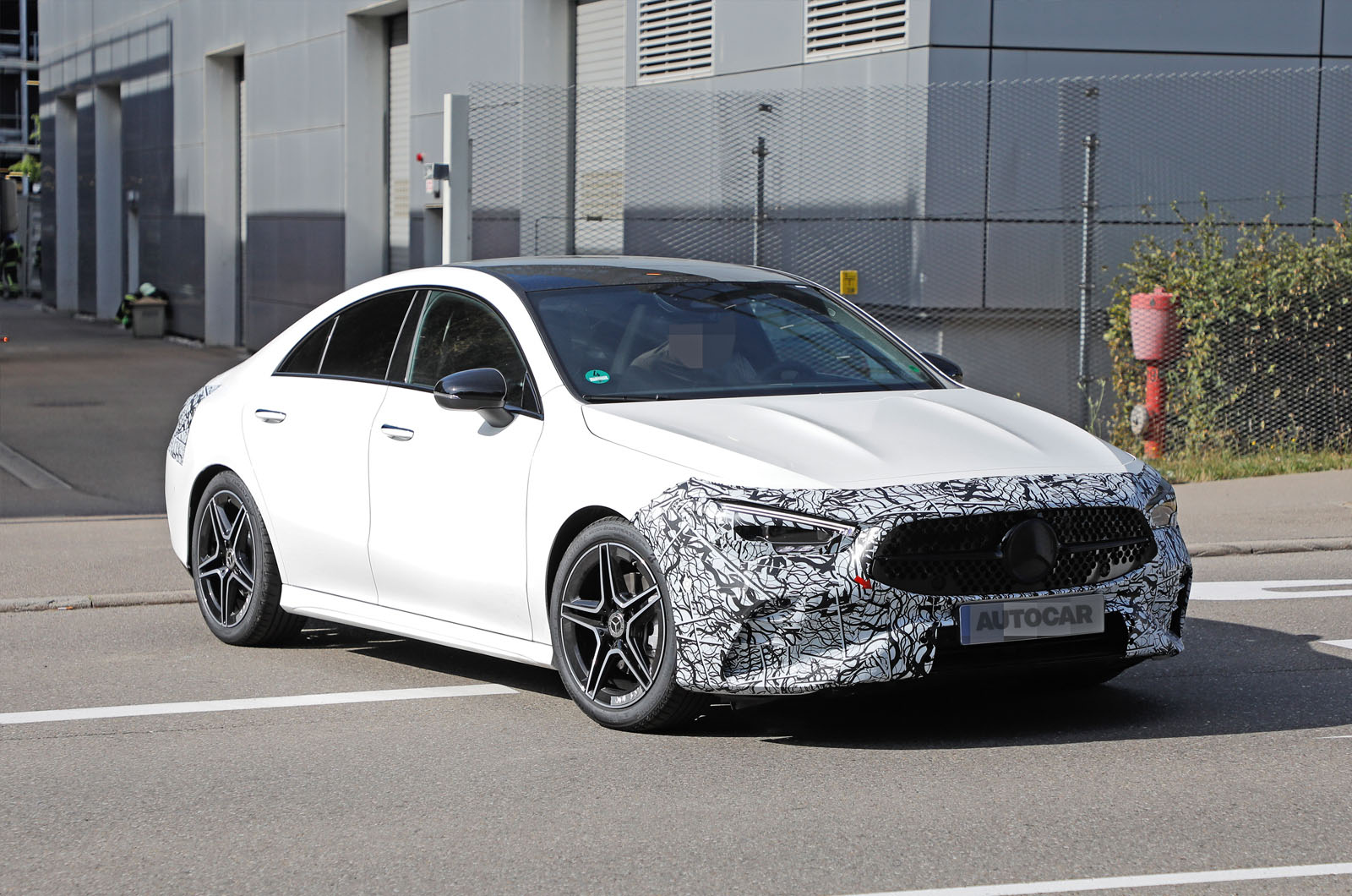 What are the technological features of the 2023 Mercedes-Benz CLA