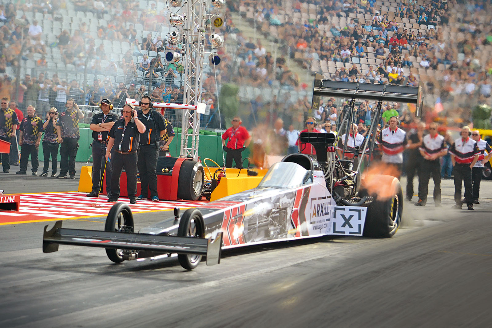 Life the (very) lane of Top Fuel Dragsters |