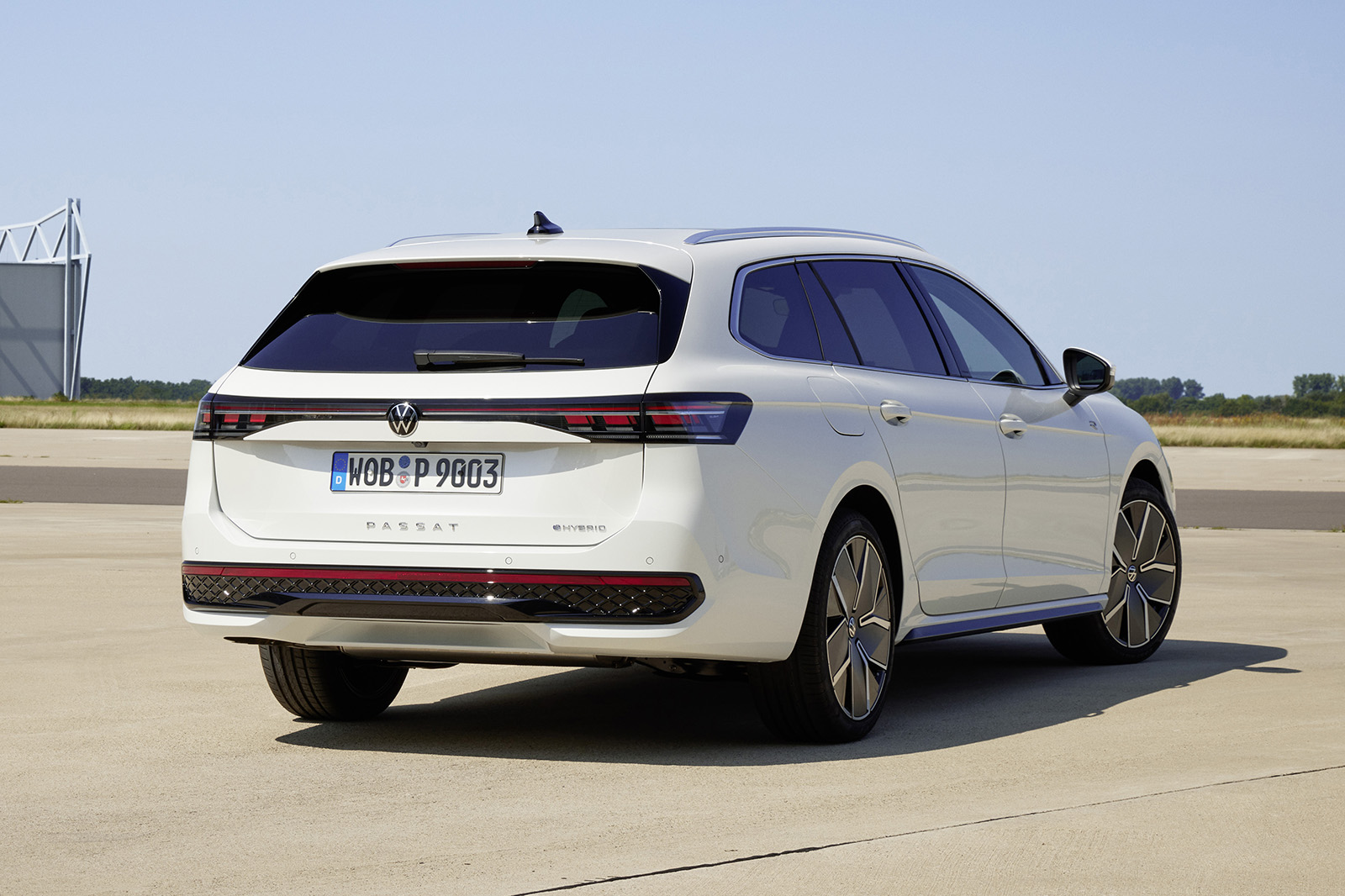 New Volkswagen Passat brings more space and 62 miles of EV range