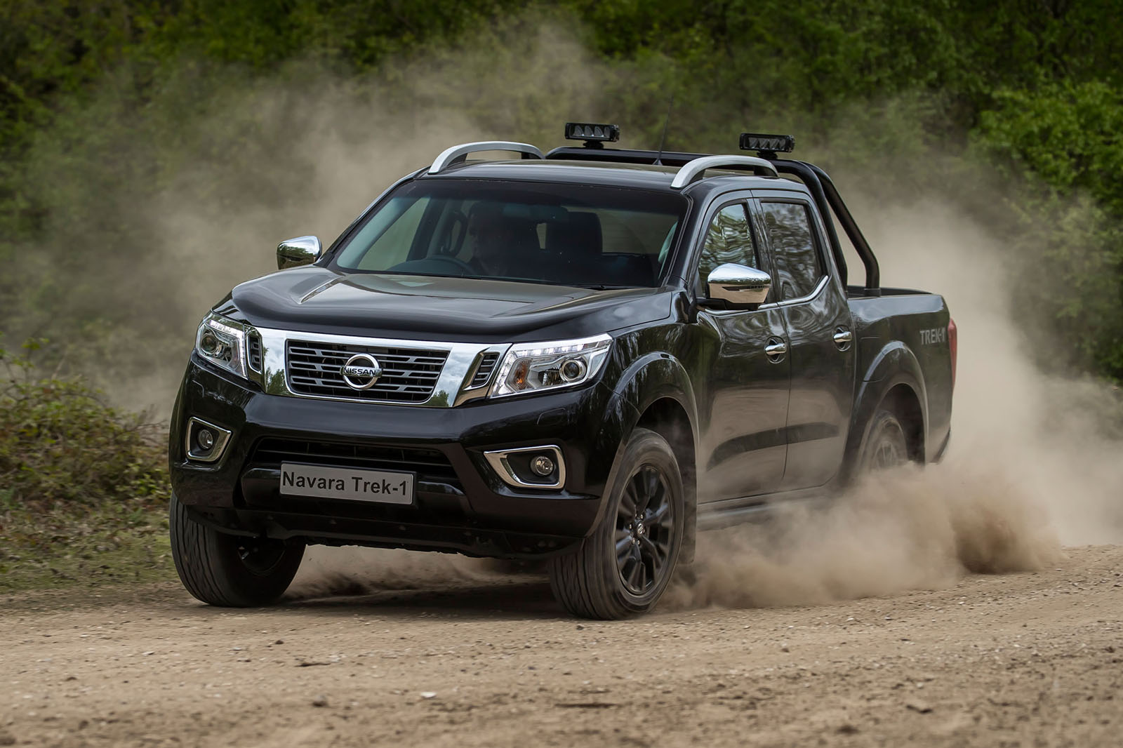 Nissan Navara Trek1° 2017 review Autocar