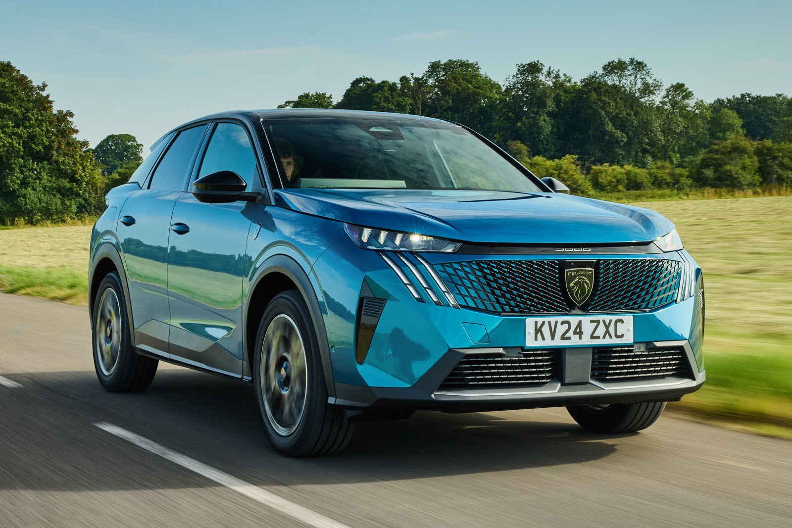 Peugeot 3008 gains 53-mile plug-in hybrid for £40,650 - WSG Consumer ...