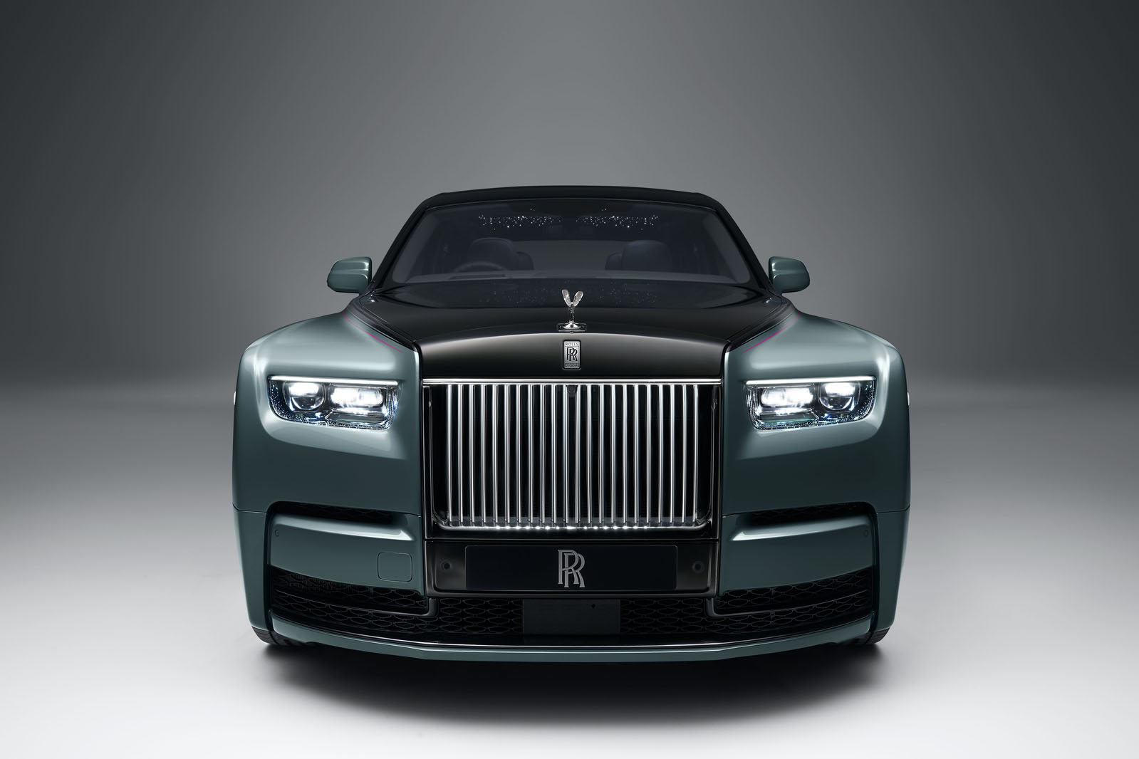 Giá xe RollsRoyce 2023 Giá lăn bánh và thông tin ưu đãi 92023