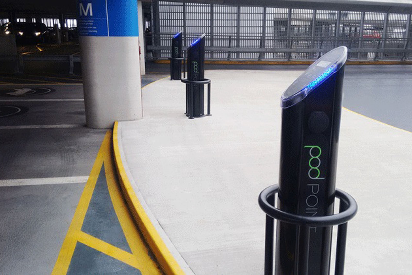Jet lag for EV drivers as Heathrow shuts chargers Autocar