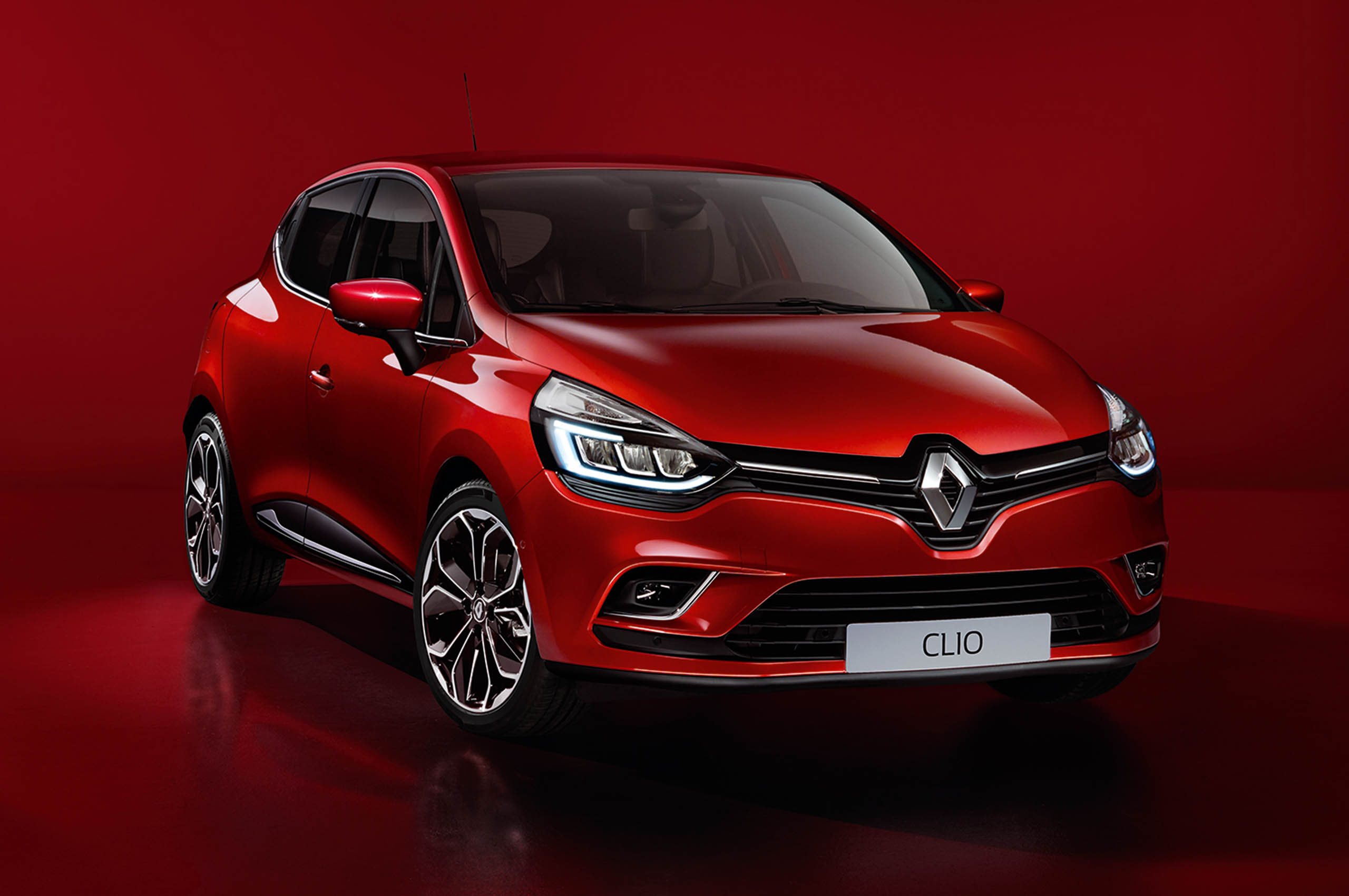 Facelifted Renault Clio on sale now from £21,295