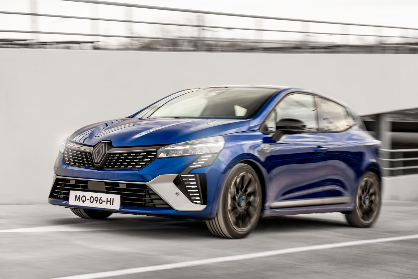 Clio hybrid launch edition deals