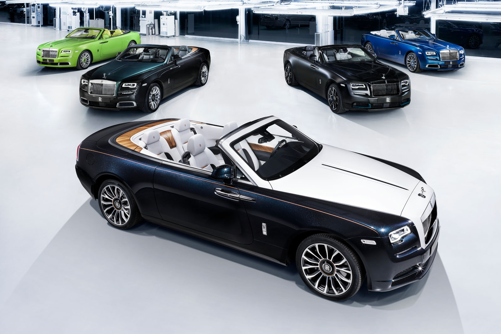 RollsRoyce Dawn độc nhất Việt Nam bị bắt gặp với diện mạo mới lạ nhưng có một chi tiết gây tiếc nuối #14 RollsRoyce Dawn độc nhất Việt Nam bị bắt gặp với diện mạo mới lạ nhưng có một chi tiết gây tiếc nuối