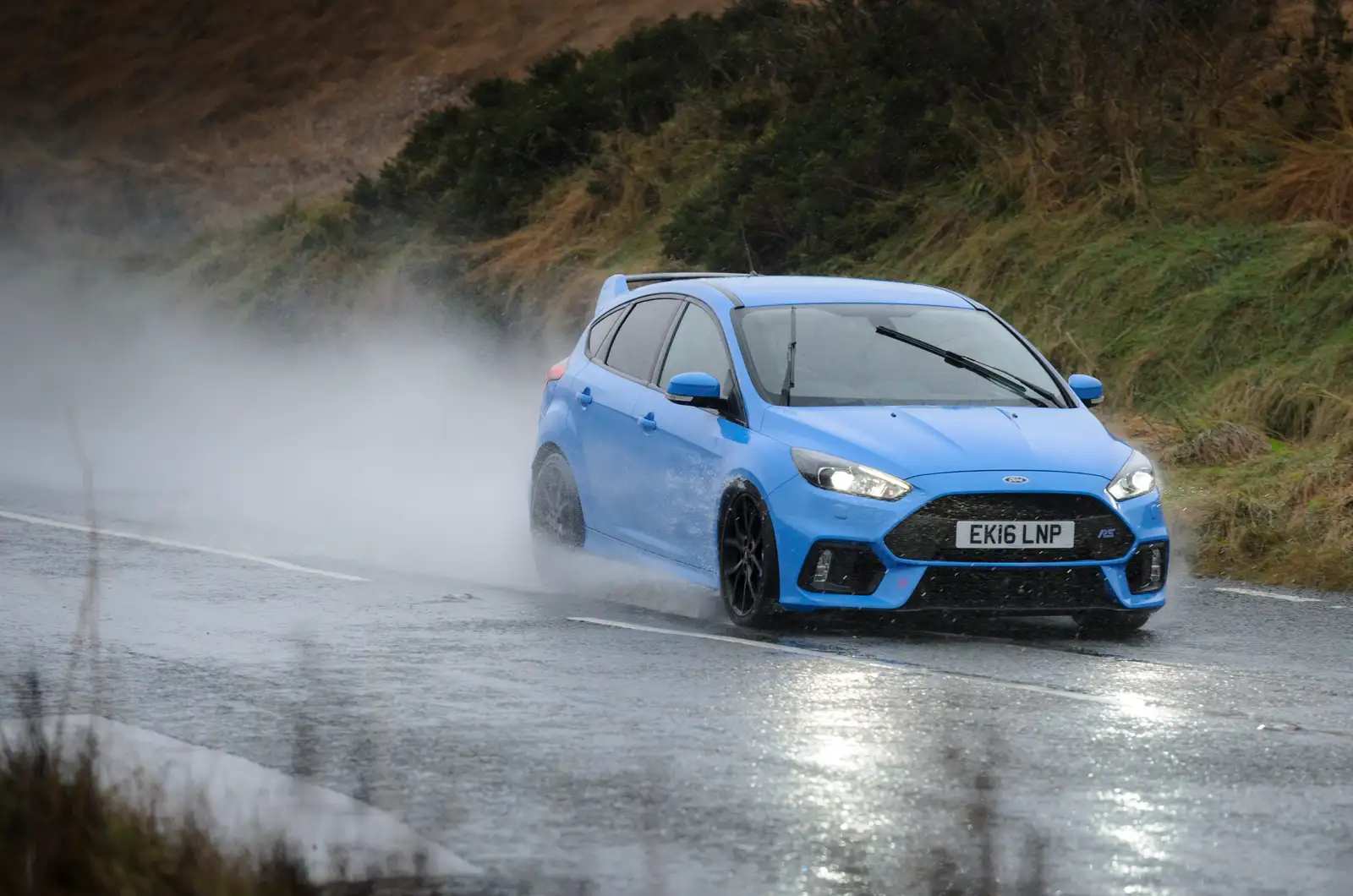 Sm fordfocusrs 2153