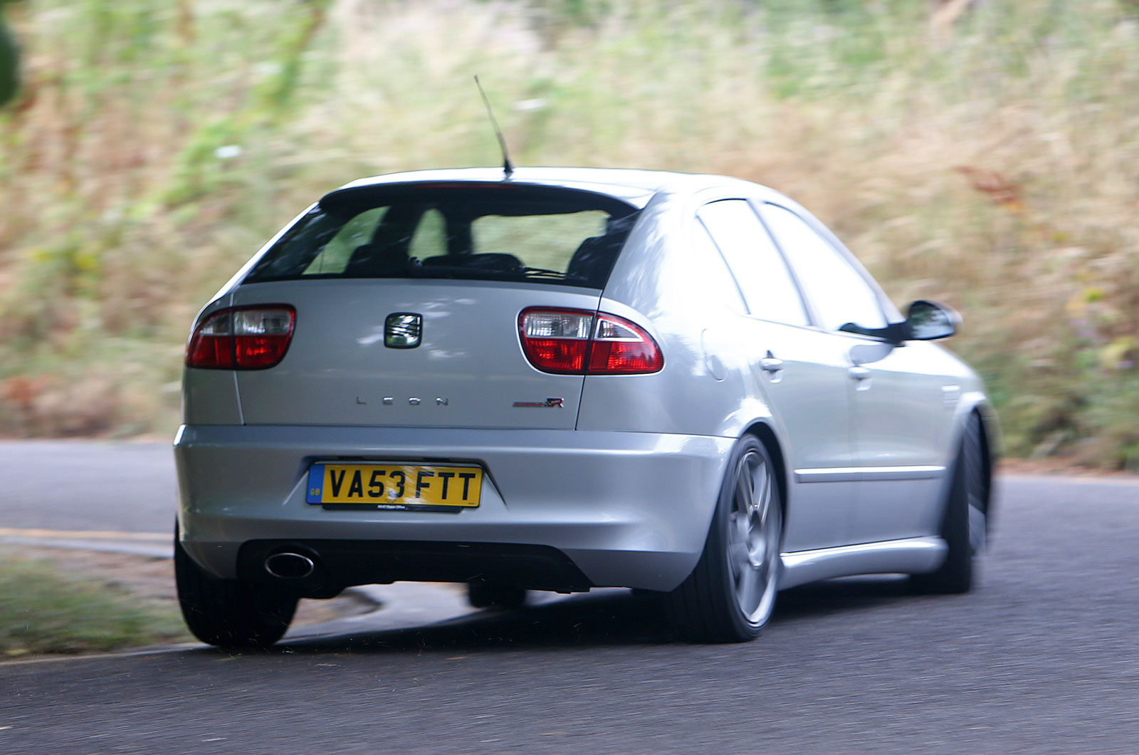 Seat Leon Cupra R 1M - REVIEW on Autobahn 