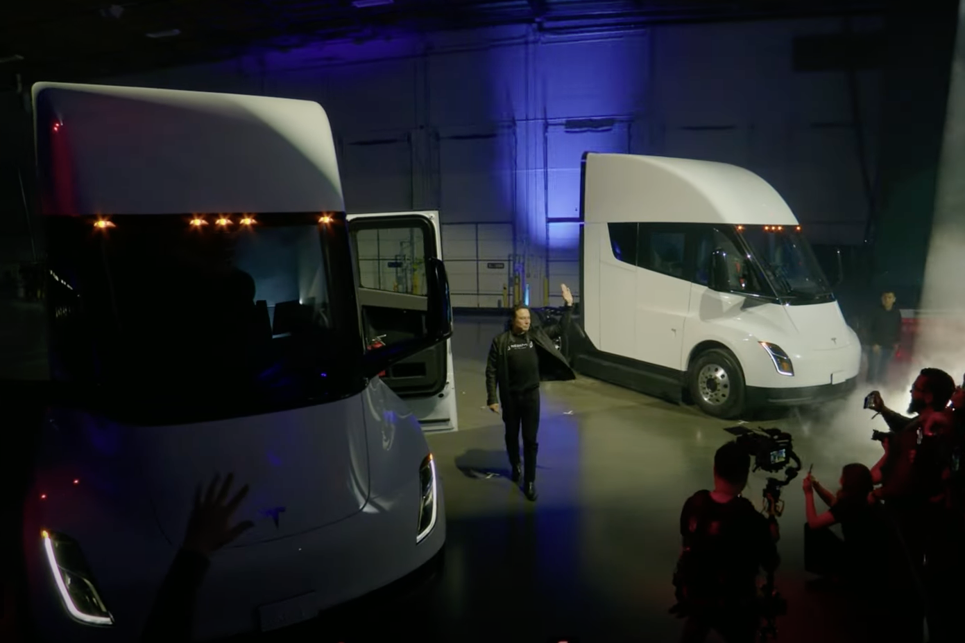 Tesla Semi: long-delayed electric HGV arrives with 500-mile range