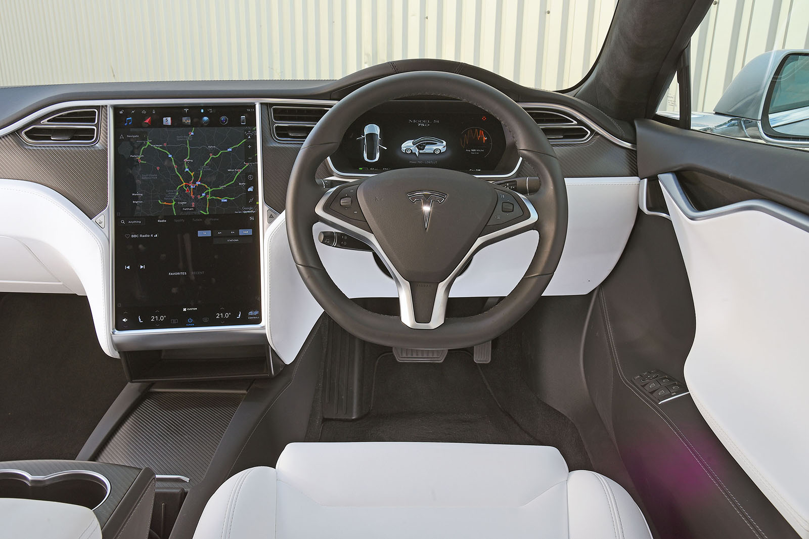 Tesla v i pace 751