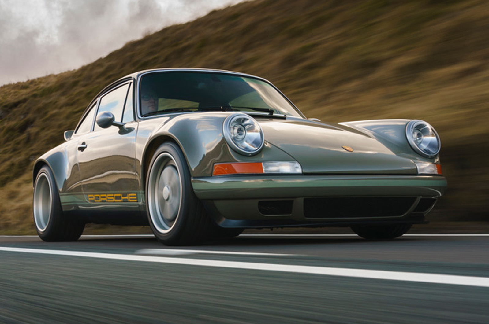 Oxfordshire firm reveals 371bhp Porsche 964 911 restomod ...