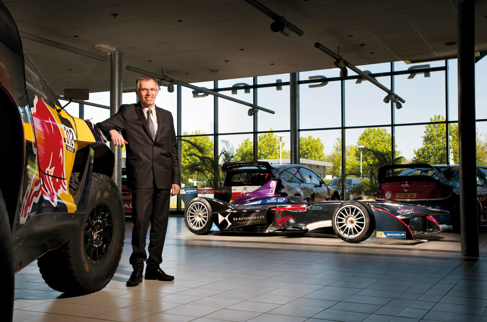 Carlos Tavares wins Issigonis Trophy at Autocar Awards