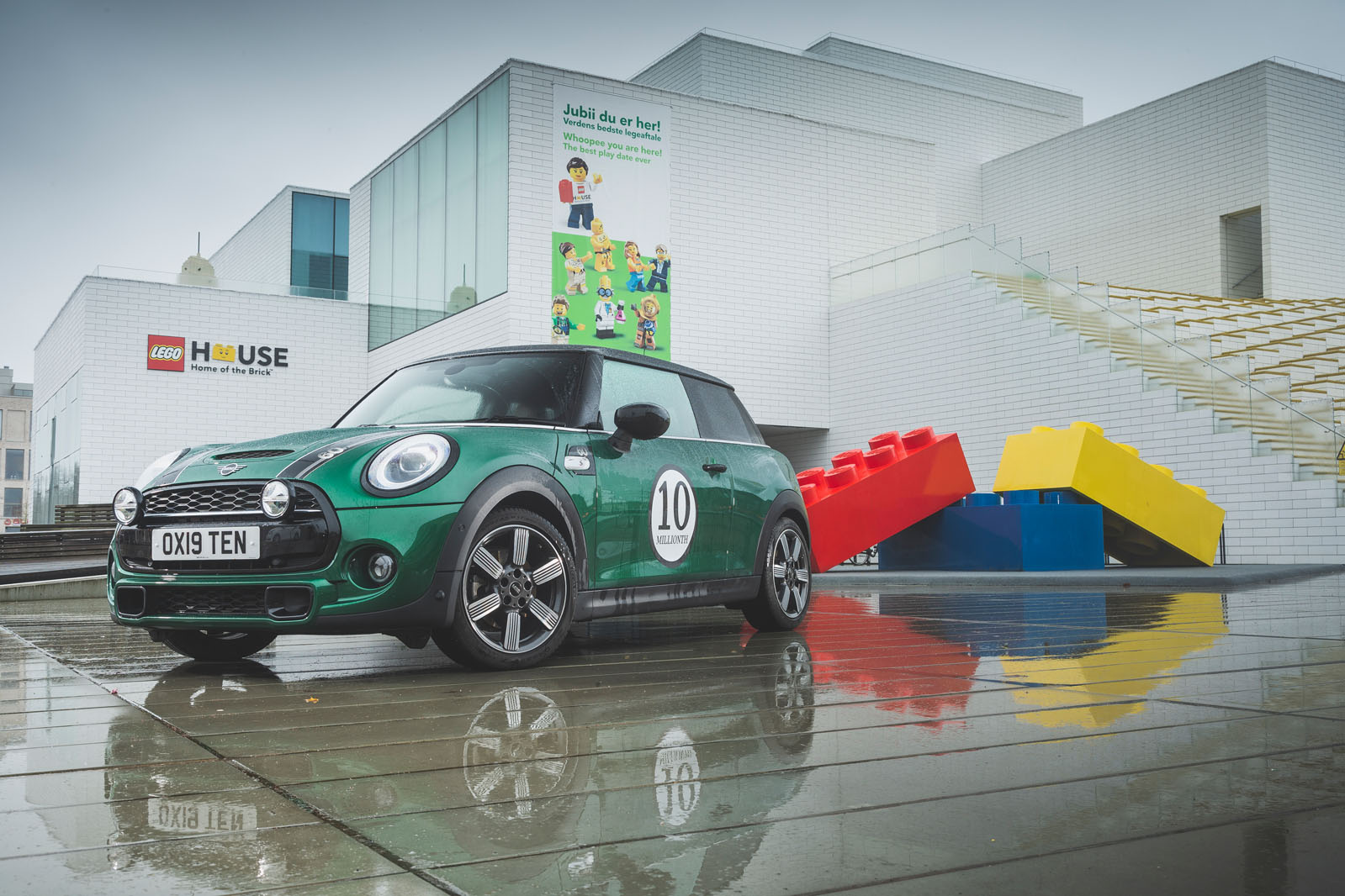 Sprængstoffer Gentage sig større To Denmark by Mini: Driving the 10-millionth Mini to Lego HQ | Autocar