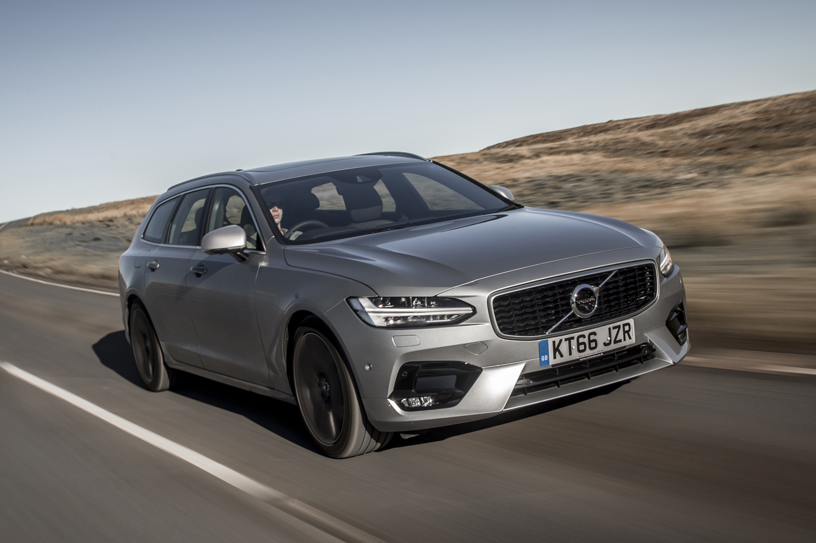 2017 Volvo V90 D4 R-Design review | Autocar