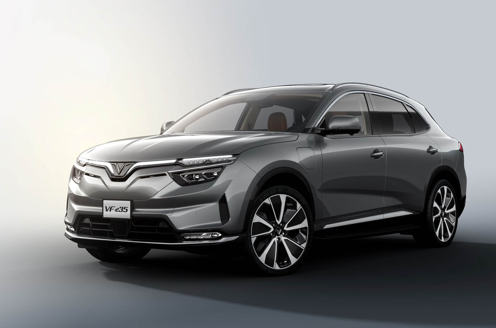 VinFast Việt Nam bán SUV E35 và E36 mới trên toàn cầu