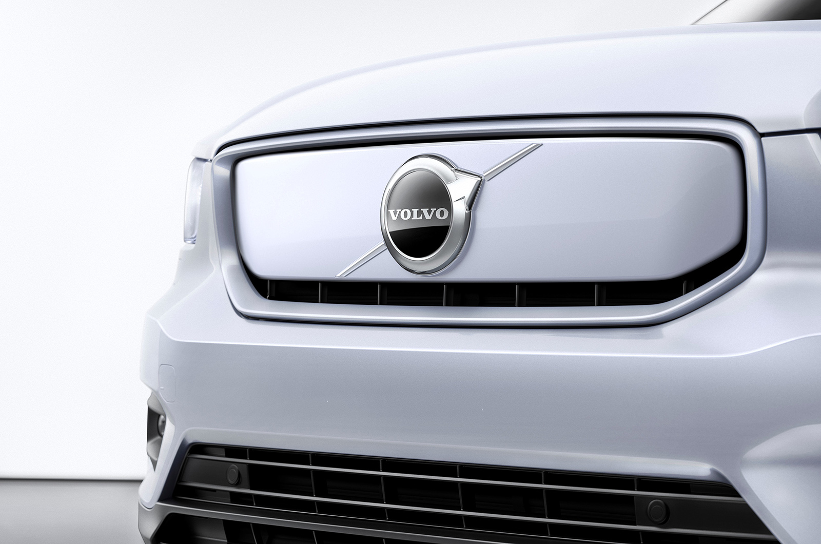 Volvo to go fully electric by 2030, shift all EV sales online 1 aria-label="volvo ev"