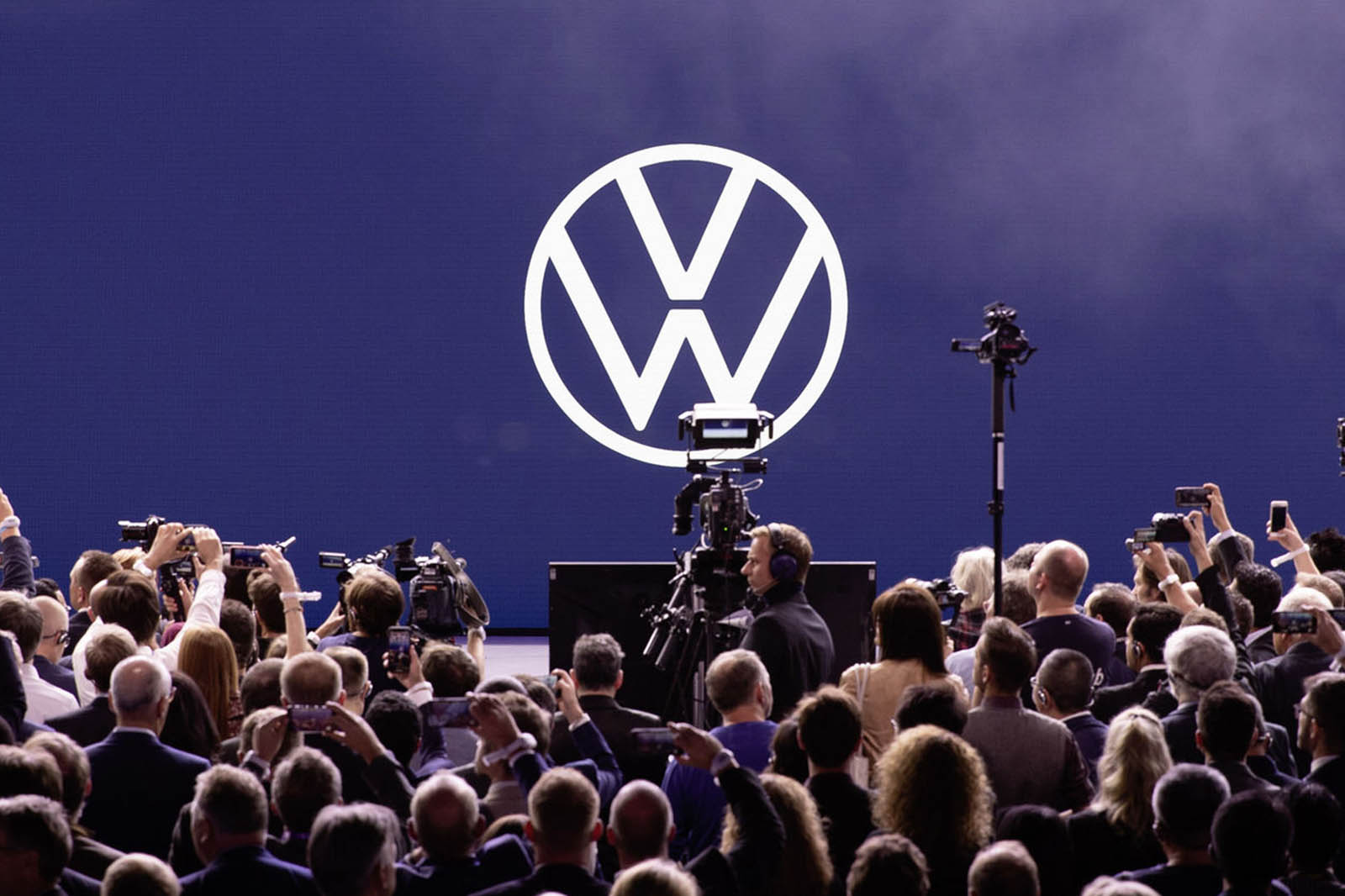 Volkswagen to reveal new logo at Frankfurt motor show