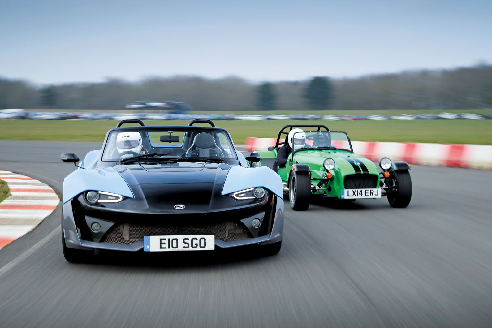 Zenos E10 S vs. Caterham Seven 360 R Autocar