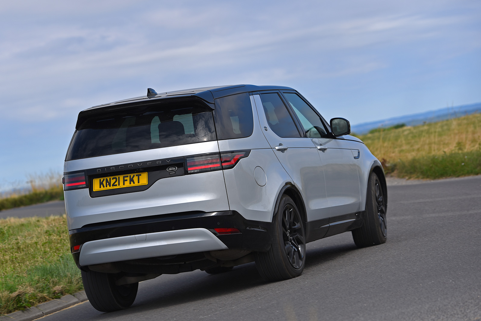 Land rover store discovery 2022