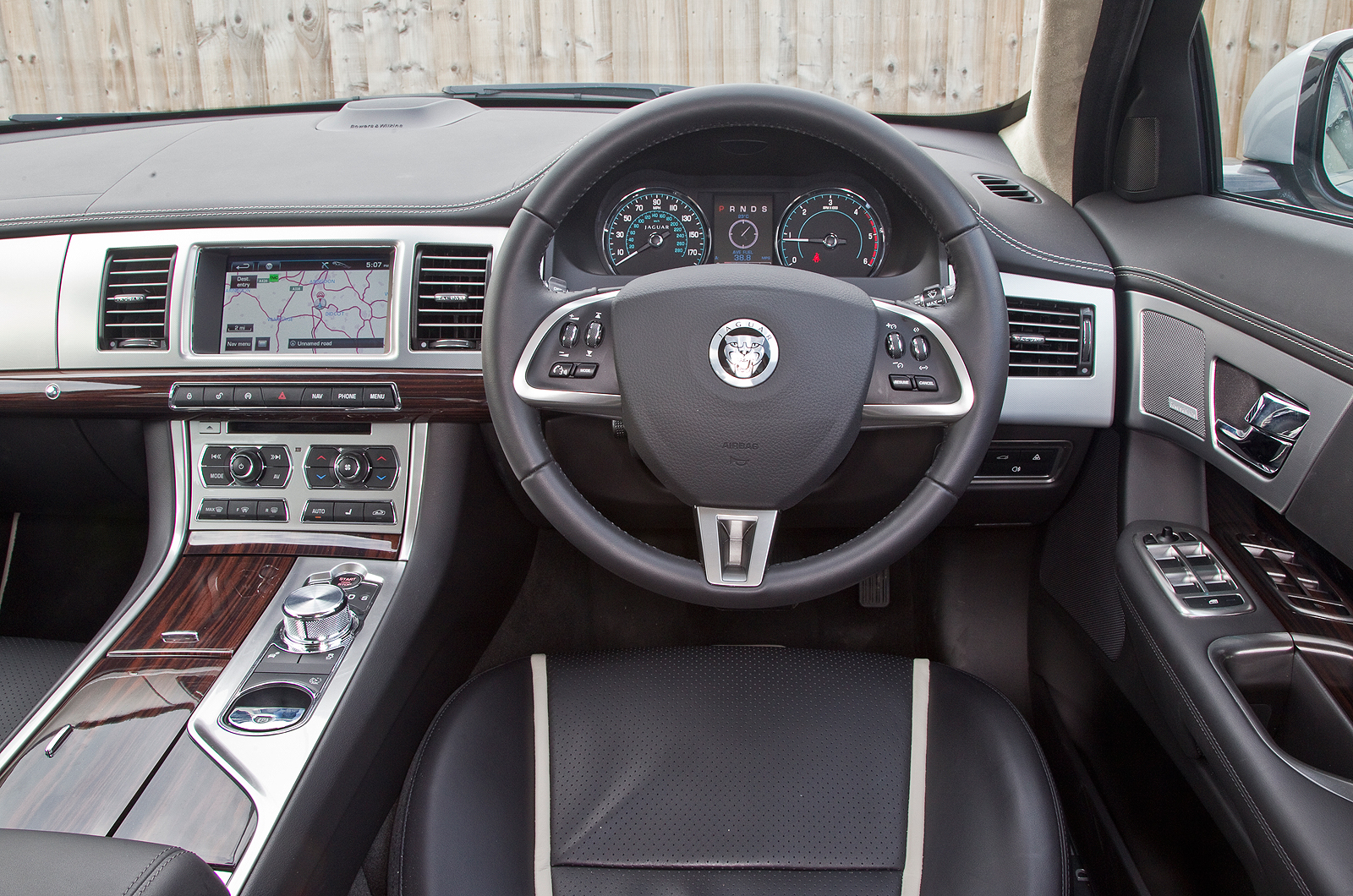 Jaguar XF dashboard