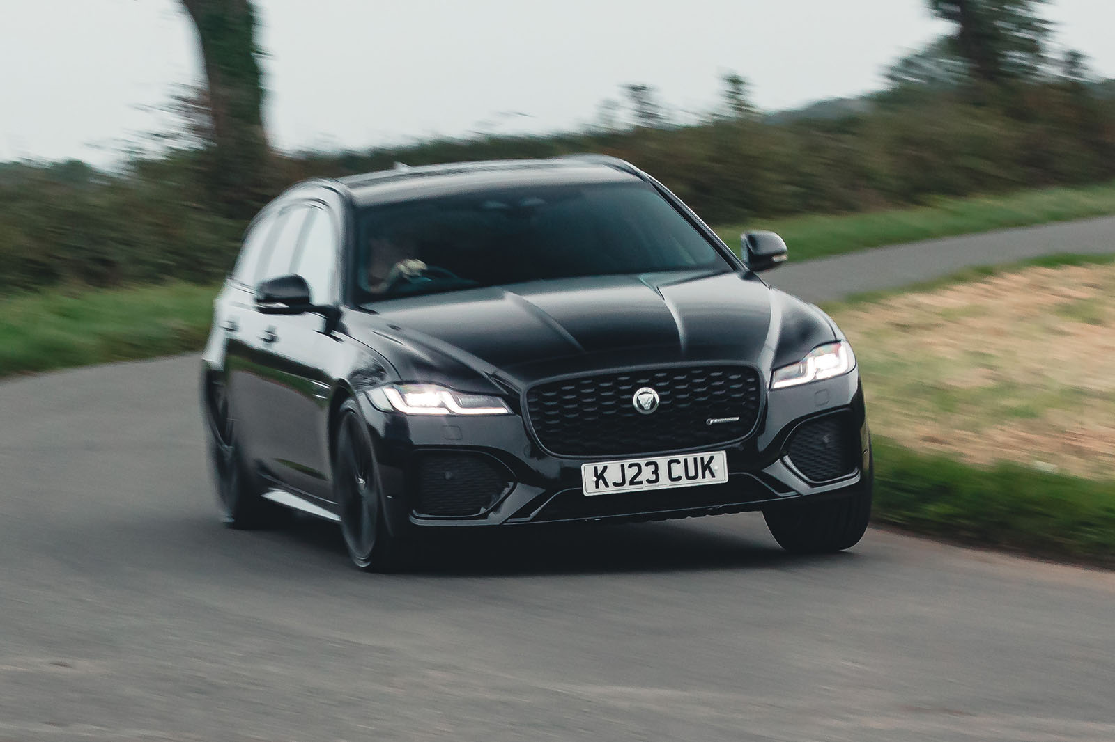 jaguar xf sportbrake review 2023 026 handling