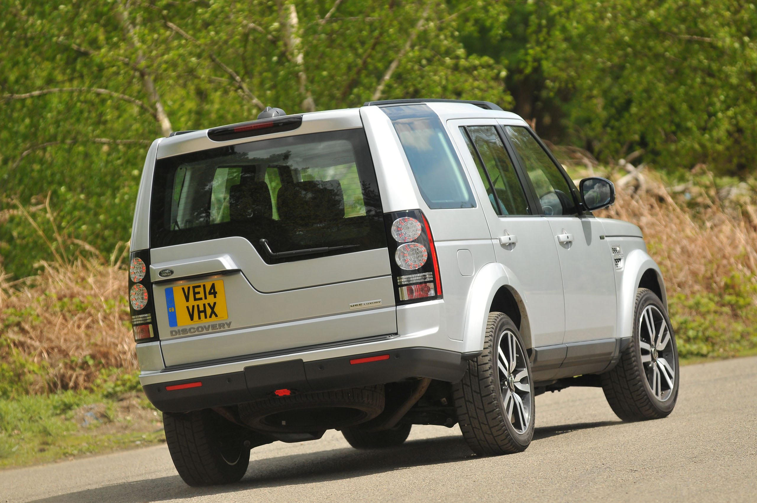 Land Rover Discovery 20042016 ride & handling Autocar