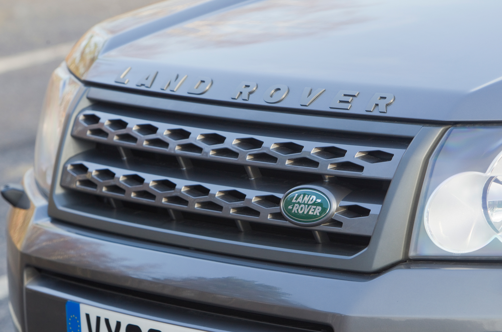 Land Rover Freelander front grille