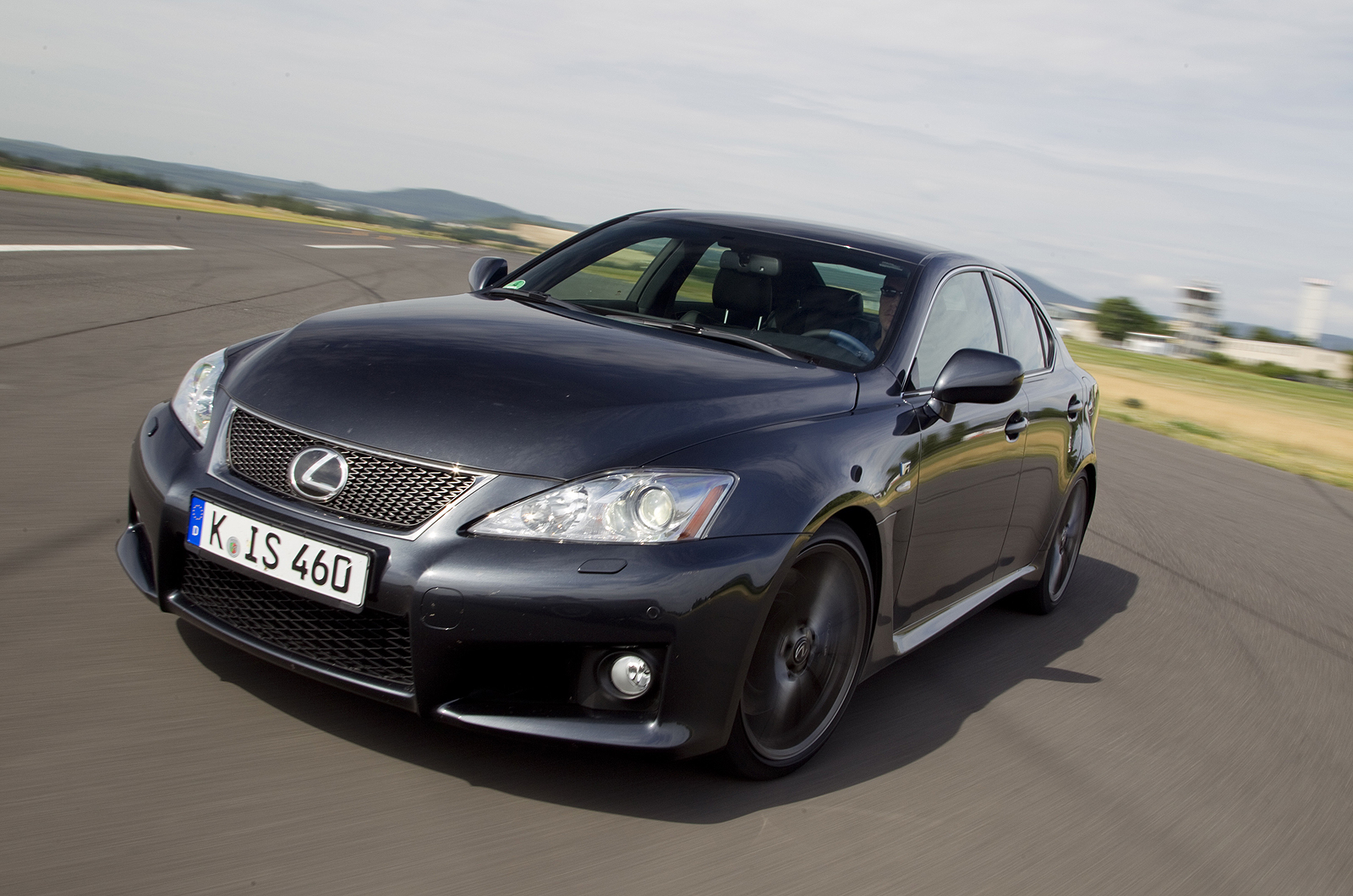 Lexus if s