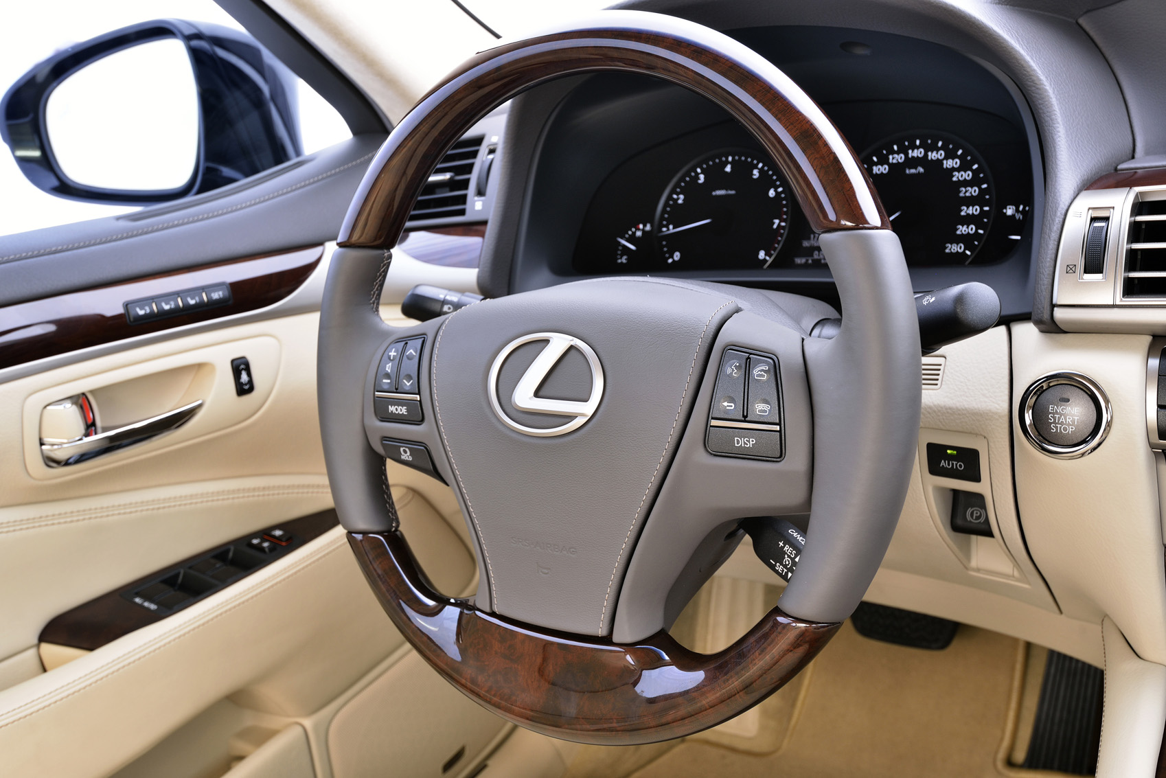Lexus LS steering wheel