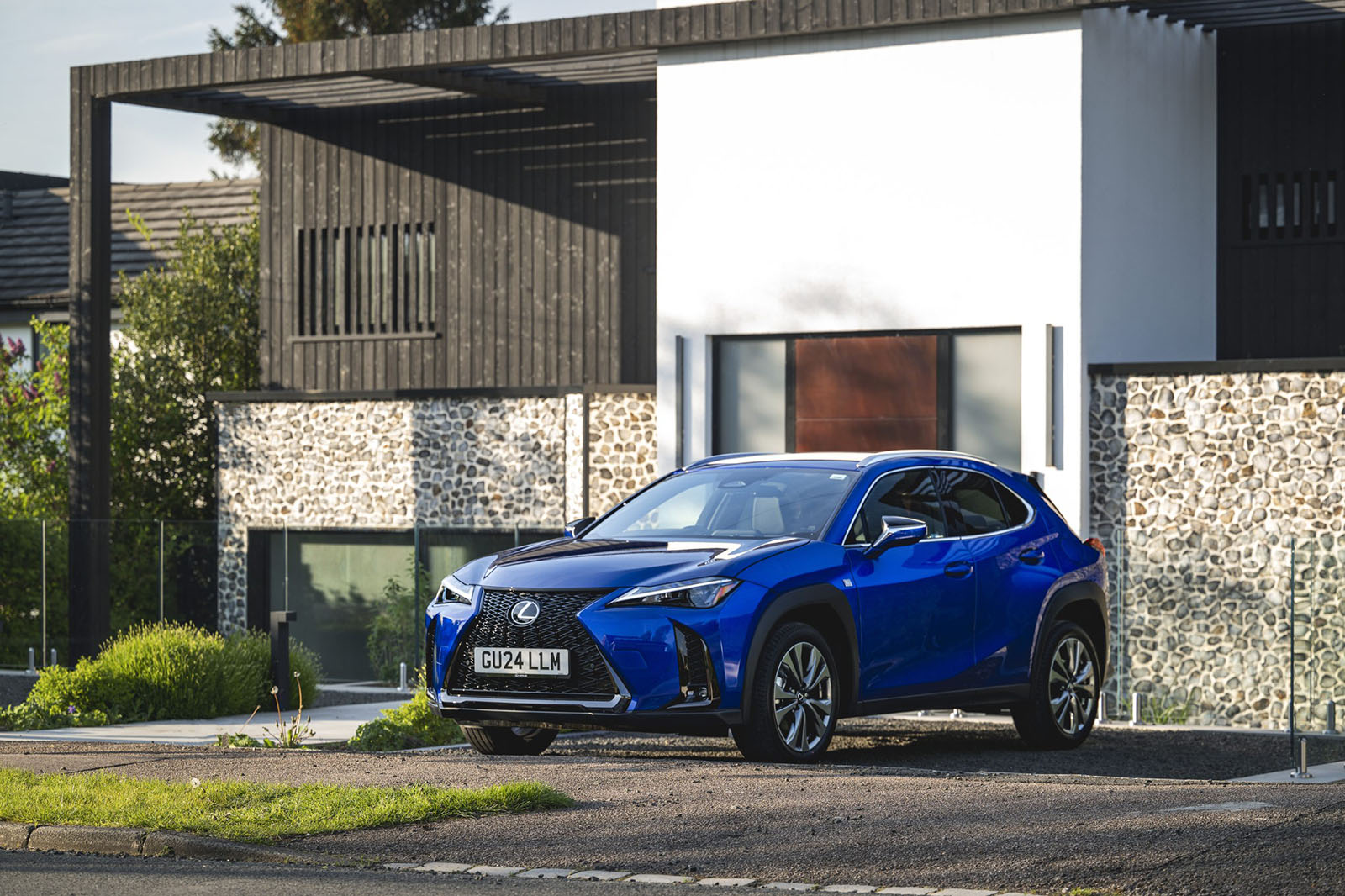 Lexus UX Review 2025, Price & Specs | Autocar