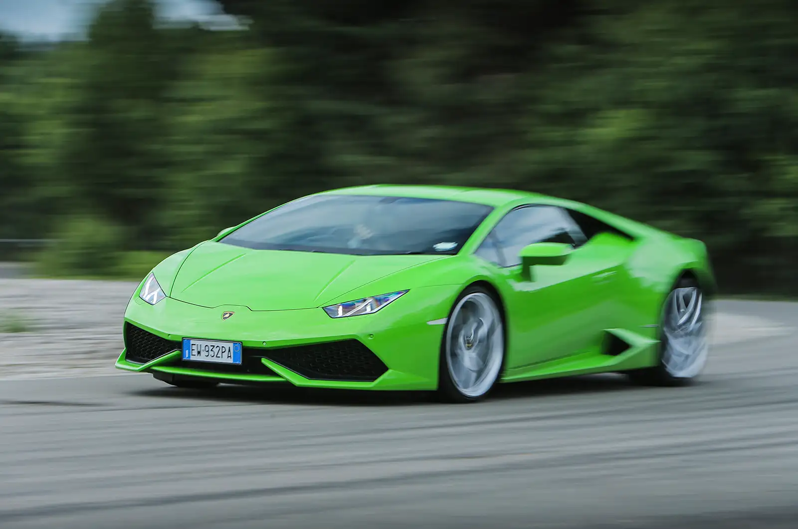 Lamborghini Huracan replacement to swap atmo V10 for hybrid V8