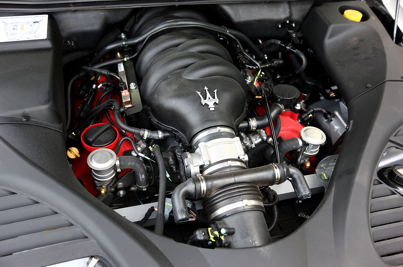 Maserati Quattroporte V8 engine